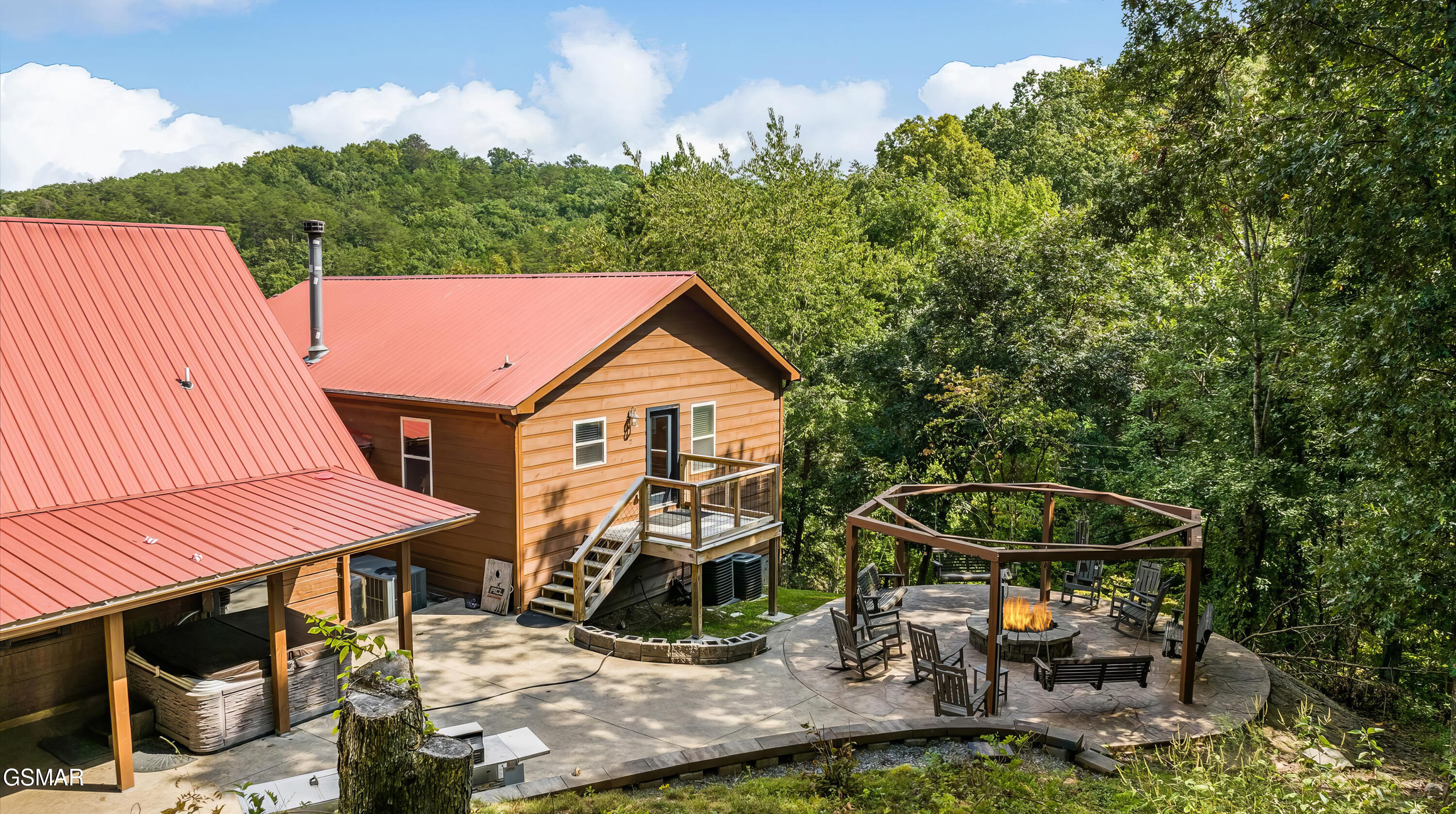 2209 Henderson Springs Road Pigeon Forge TN 37863
