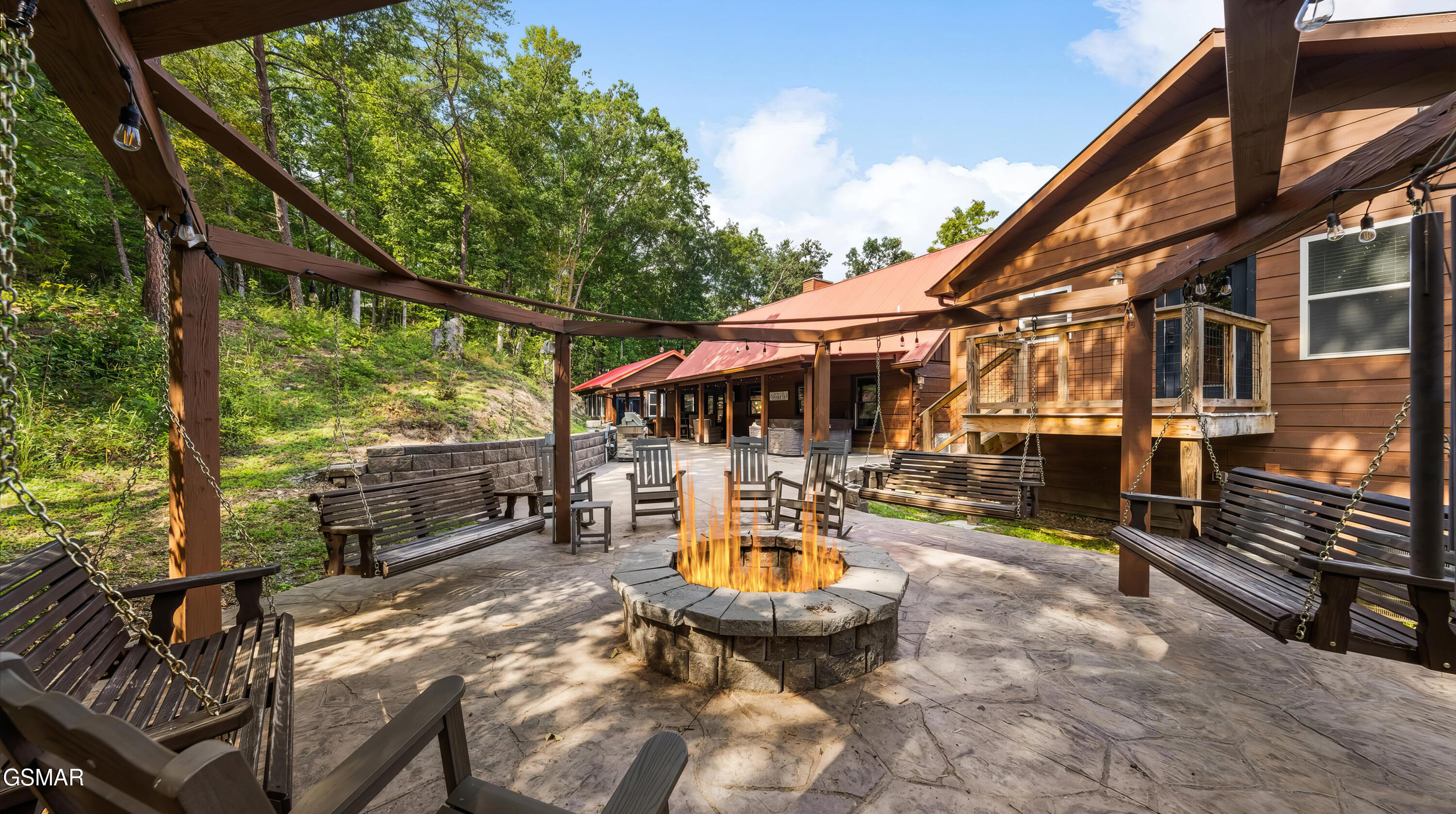 2209 Henderson Springs Road Pigeon Forge TN 37863