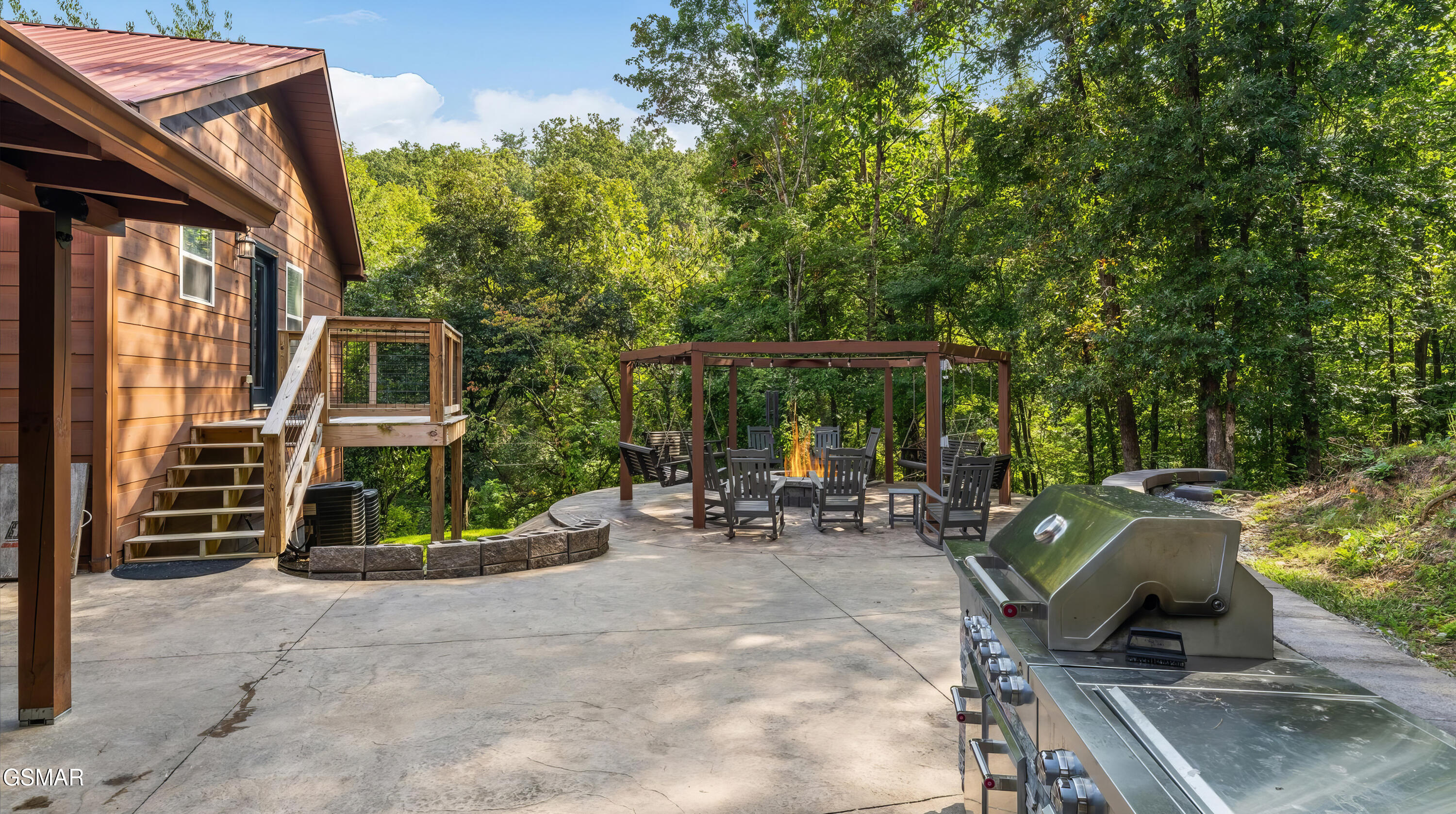 2209 Henderson Springs Road Pigeon Forge TN 37863