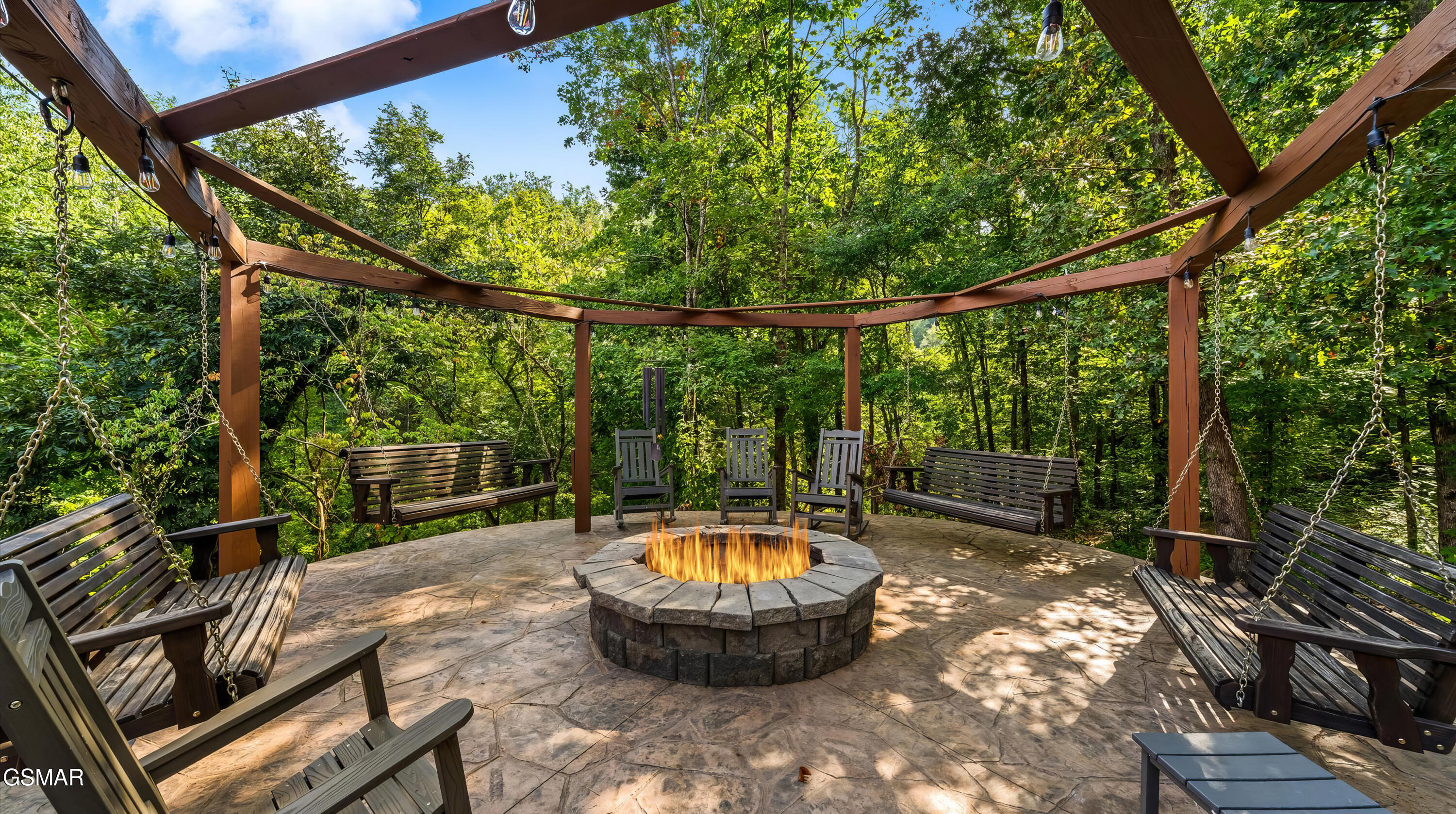 2209 Henderson Springs Road Pigeon Forge TN 37863