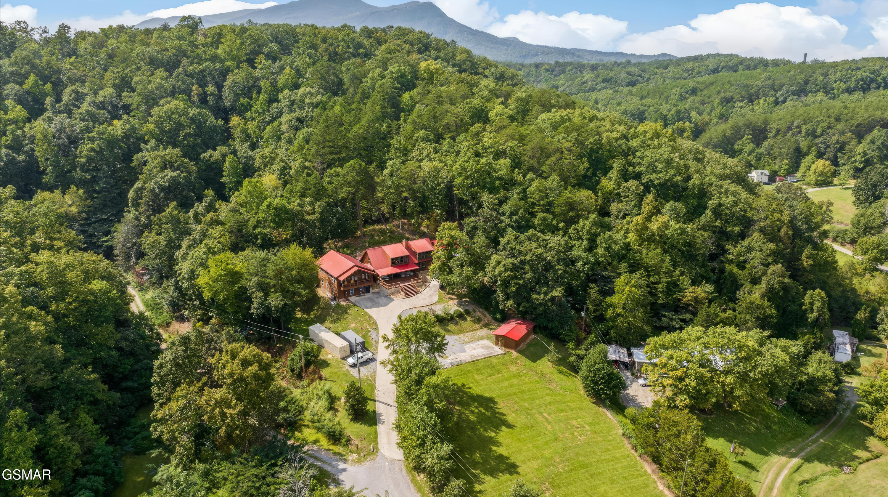 2209 Henderson Springs Road Pigeon Forge TN 37863