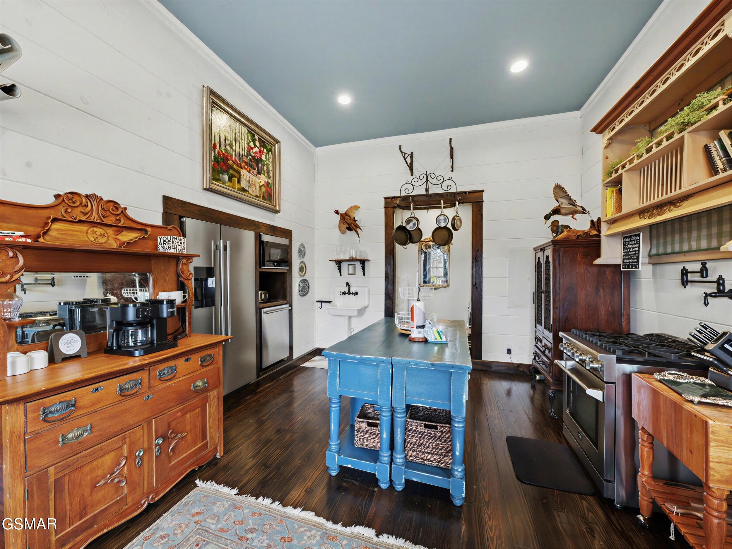 225 Chimney Tops Way Gatlinburg TN 37738