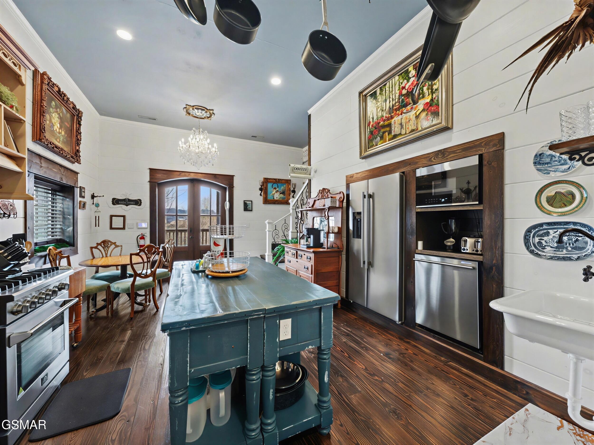 225 Chimney Tops Way Gatlinburg TN 37738