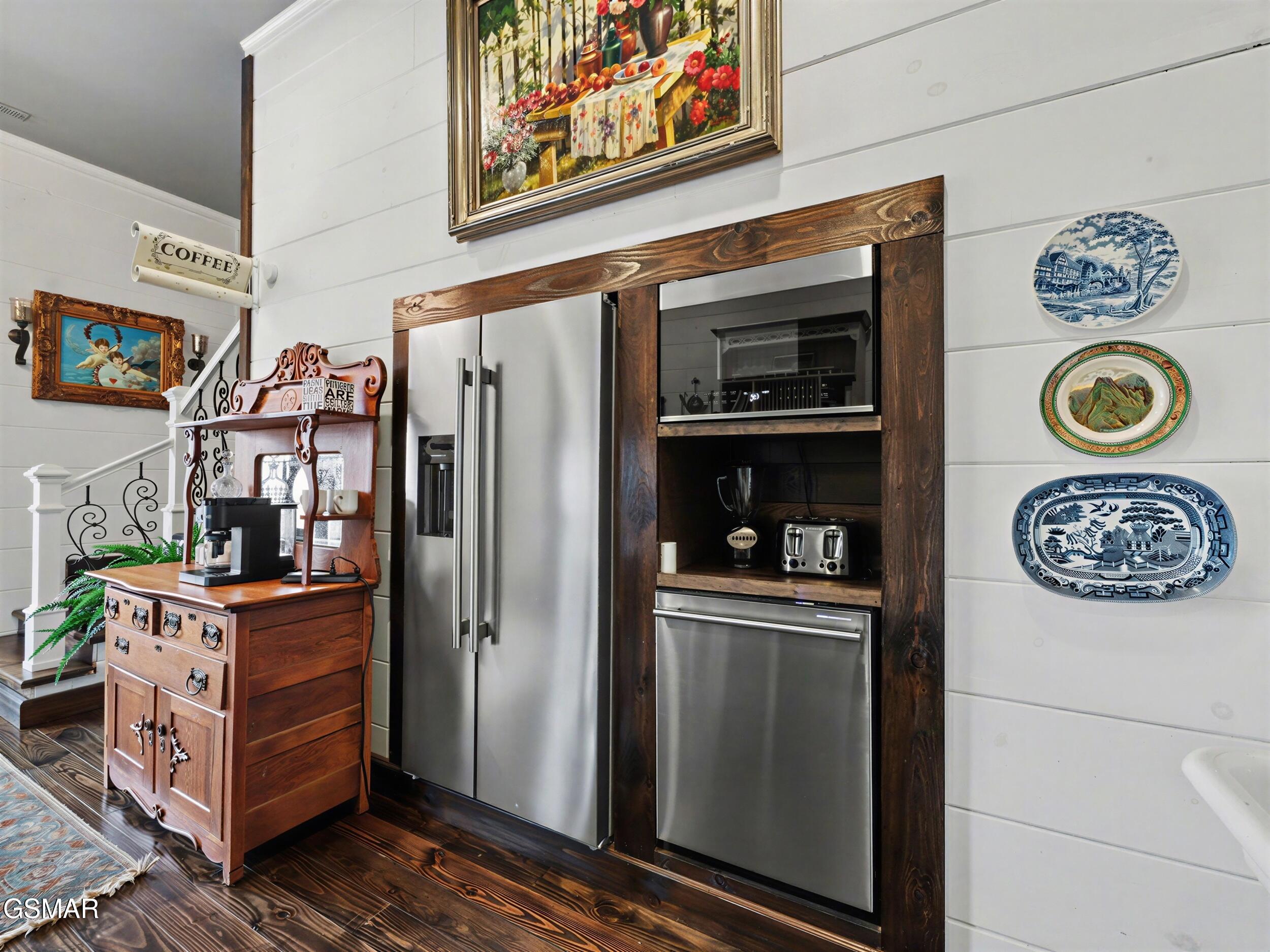 225 Chimney Tops Way Gatlinburg TN 37738