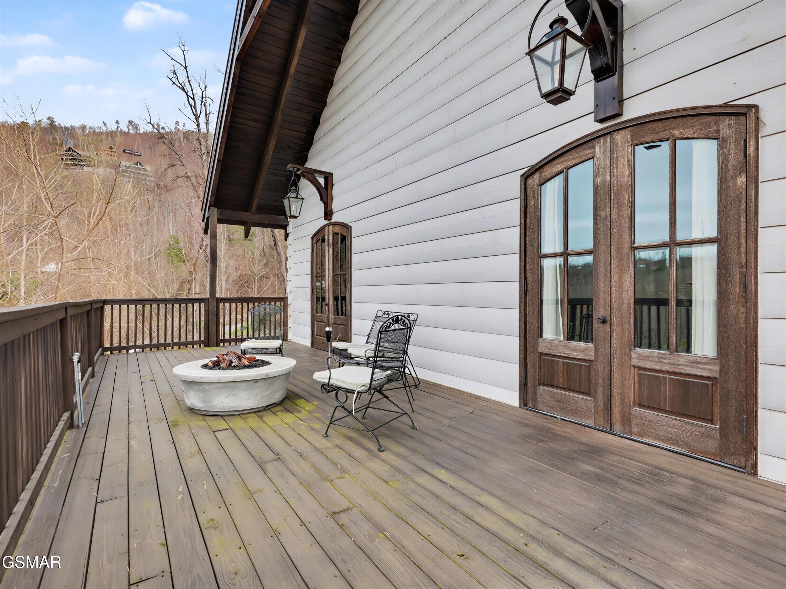 225 Chimney Tops Way Gatlinburg TN 37738