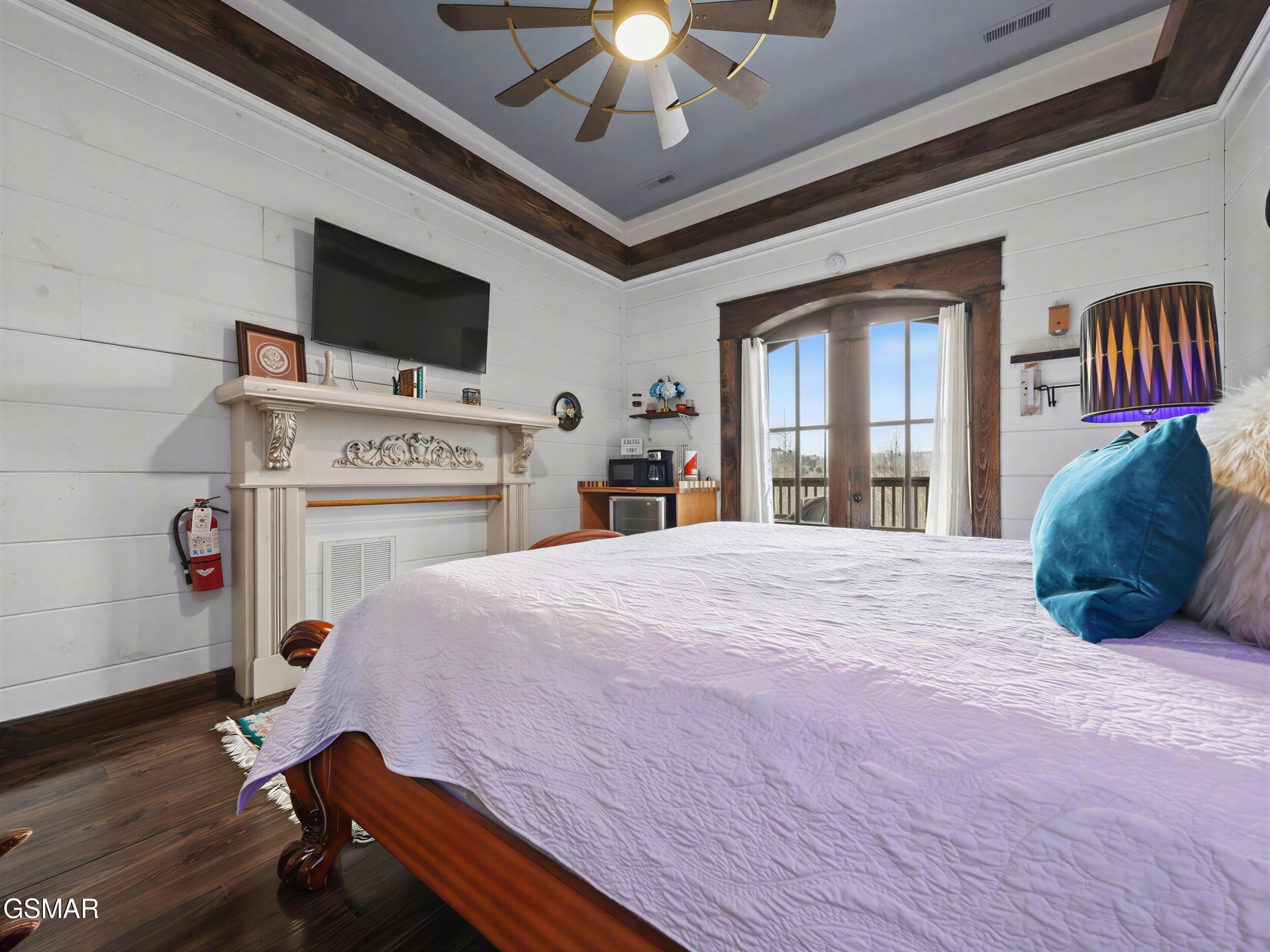 225 Chimney Tops Way Gatlinburg TN 37738