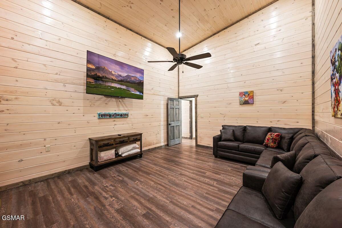 450 Winfield Heights Road Gatlinburg TN 37738