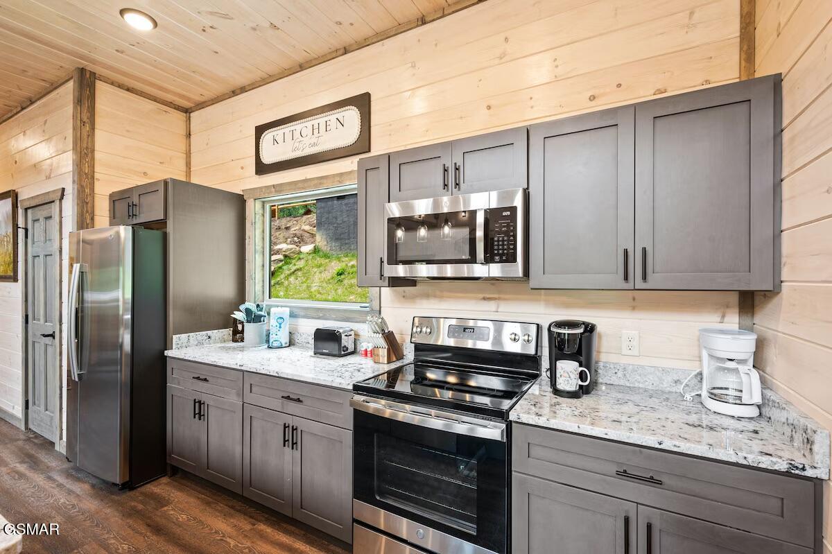 450 Winfield Heights Road Gatlinburg TN 37738