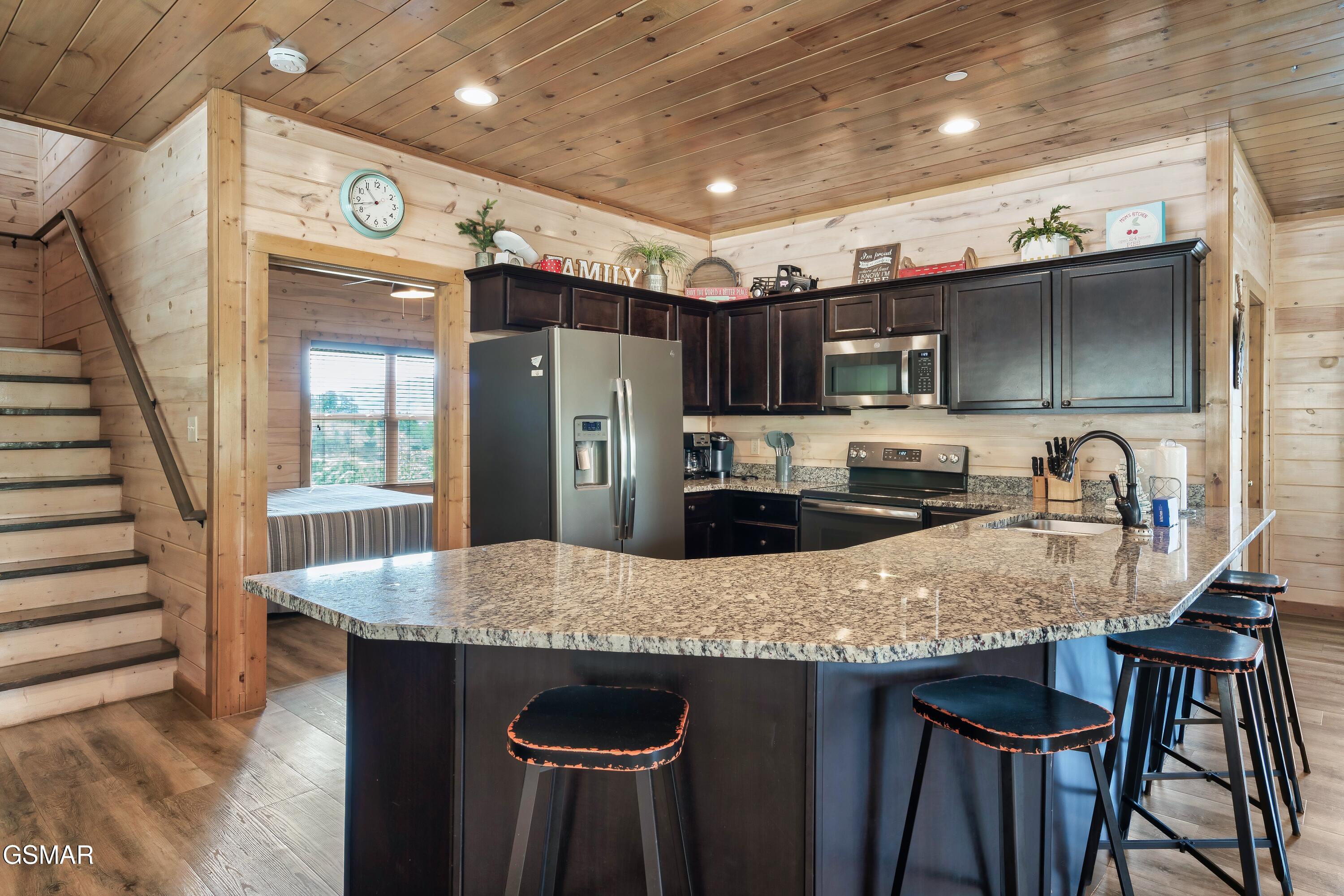 1129 Cove Falls Way Pigeon Forge TN 37863