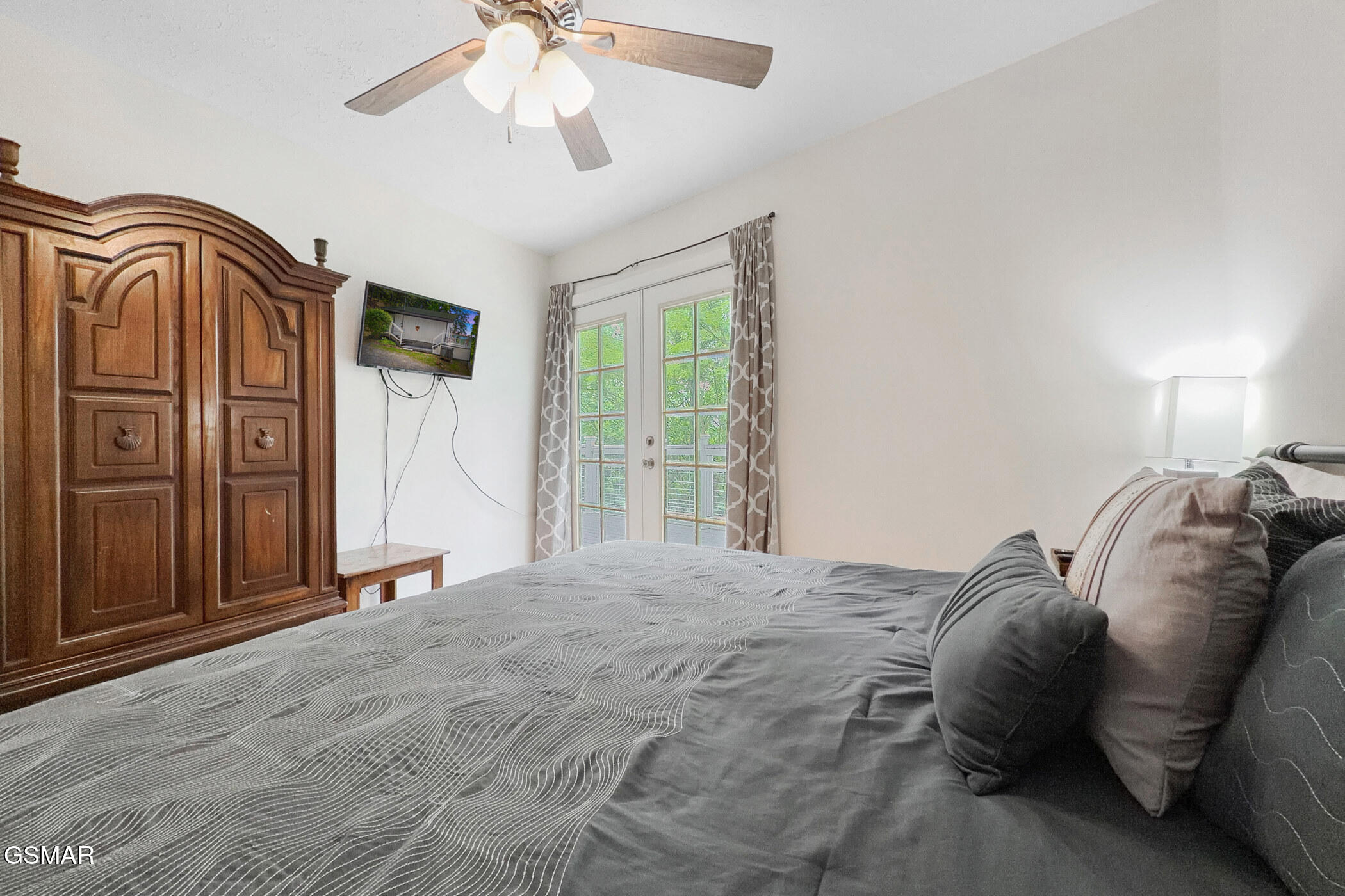 1850 Red Bone Way Sevierville TN 37876