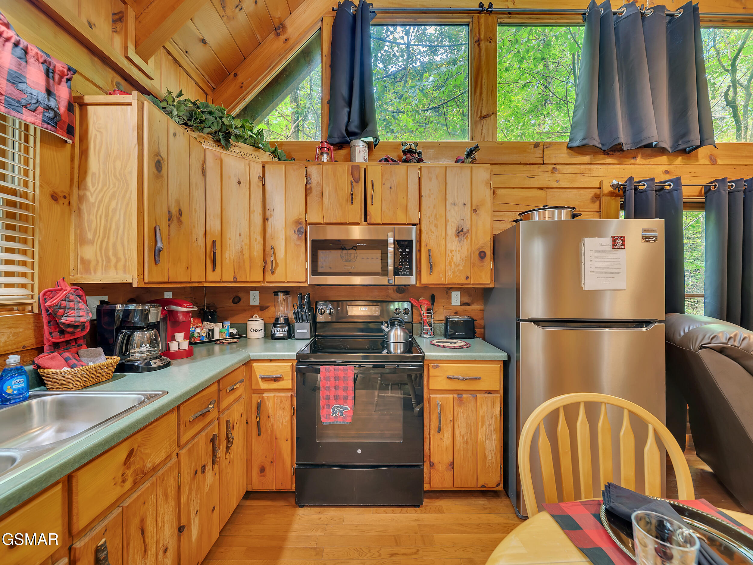 1805 Mossy Trail Sevierville TN 37876