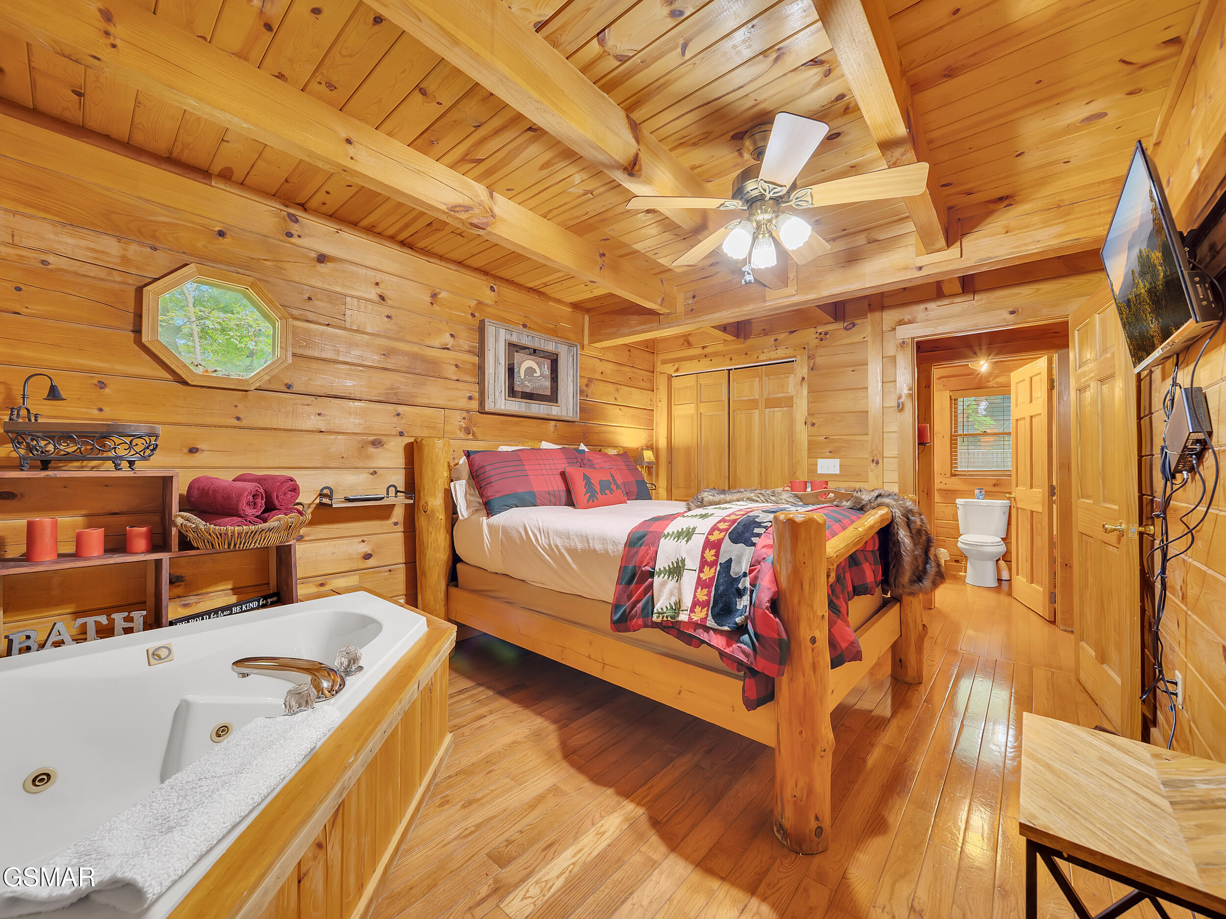 1805 Mossy Trail Sevierville TN 37876