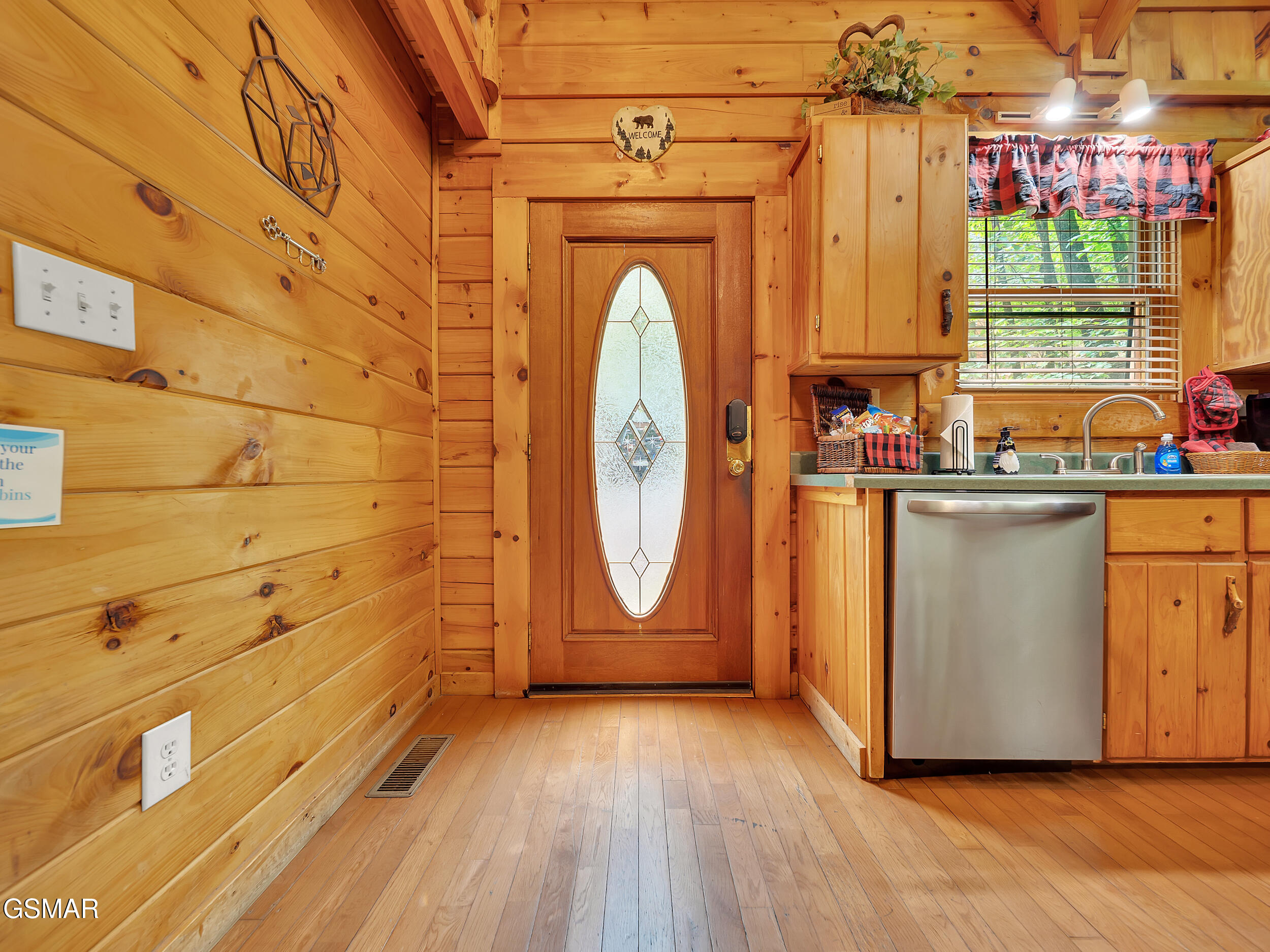 1805 Mossy Trail Sevierville TN 37876