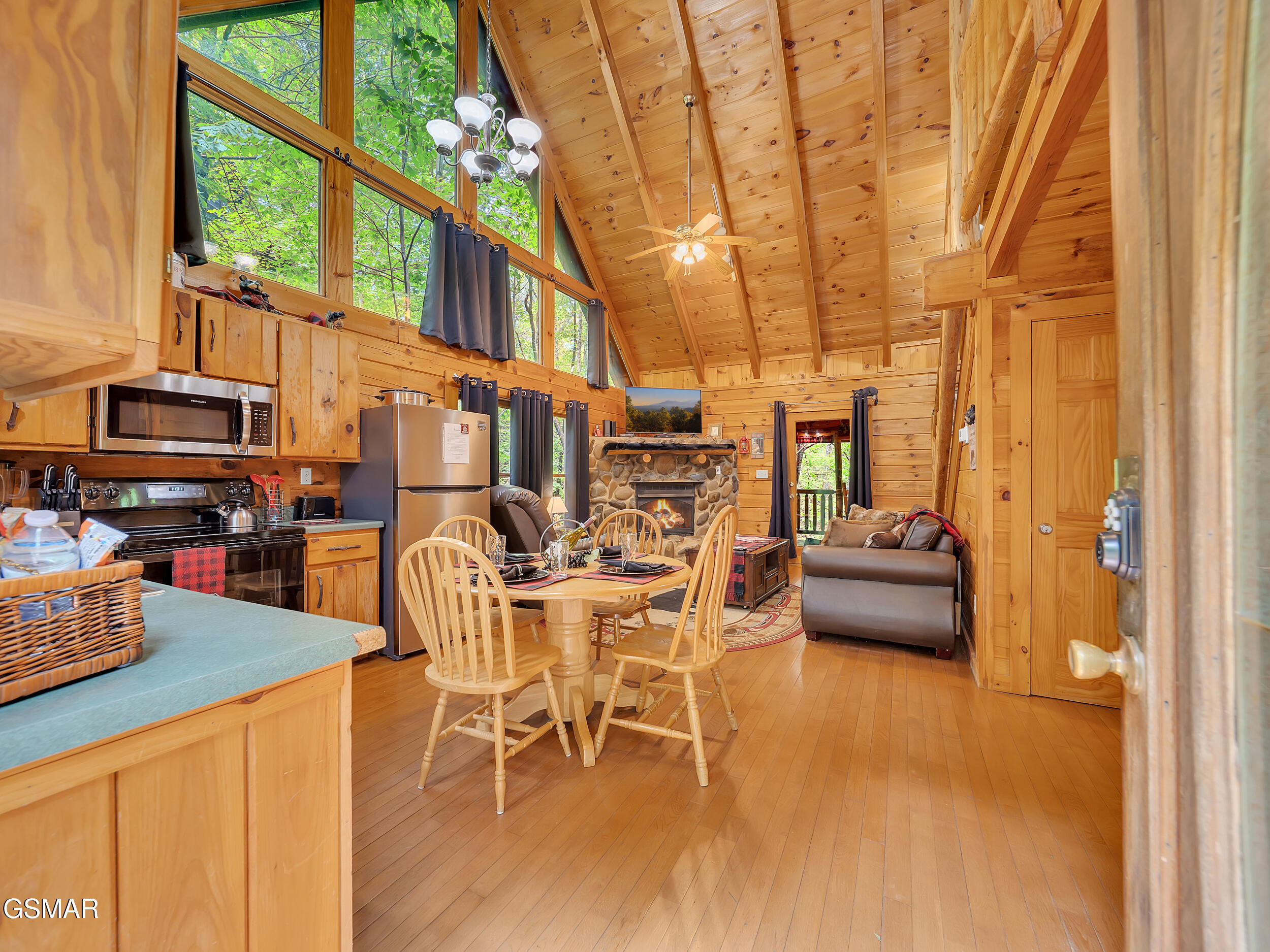 1805 Mossy Trail Sevierville TN 37876