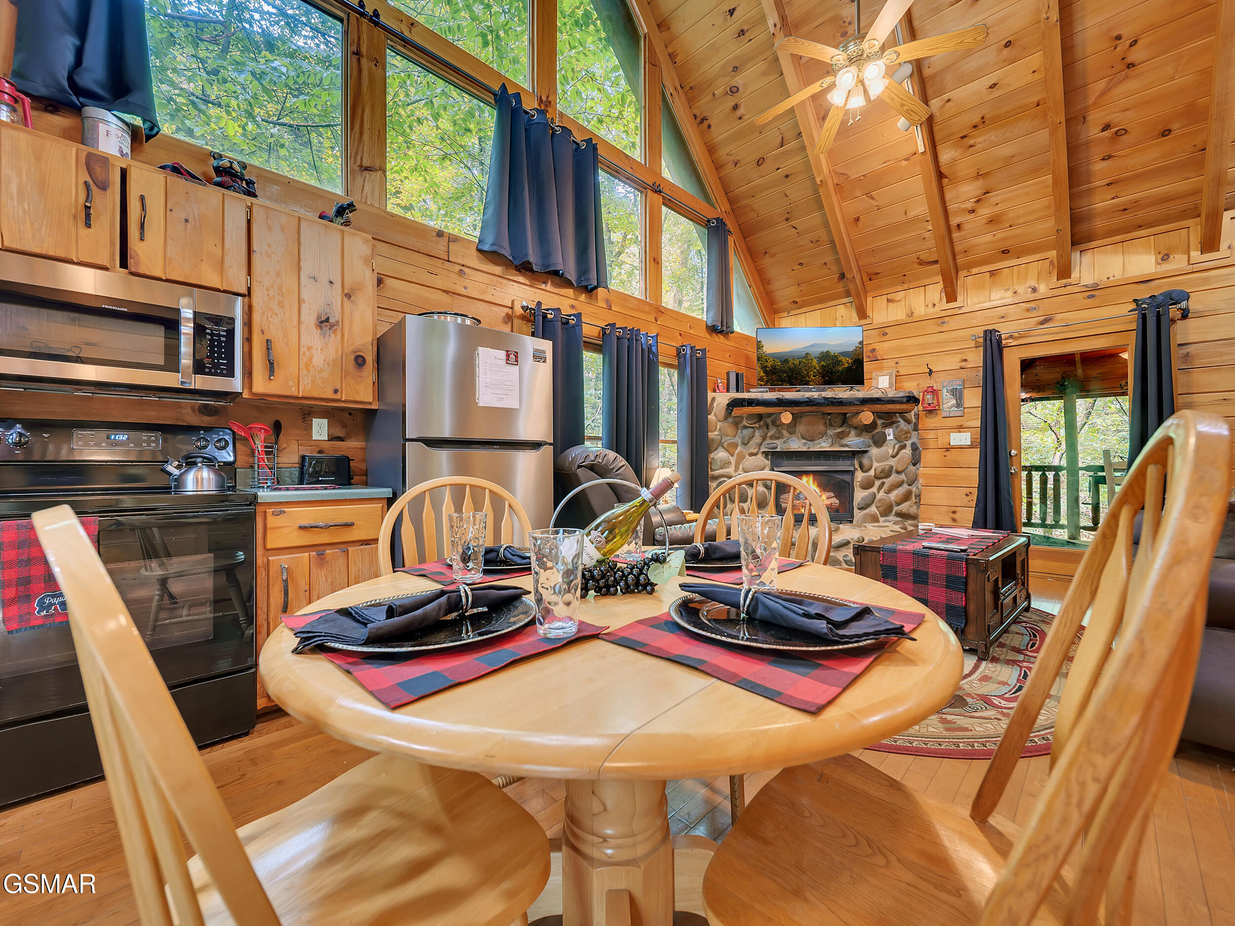1805 Mossy Trail Sevierville TN 37876