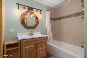 460 Sassafras Way Cosby TN 37722