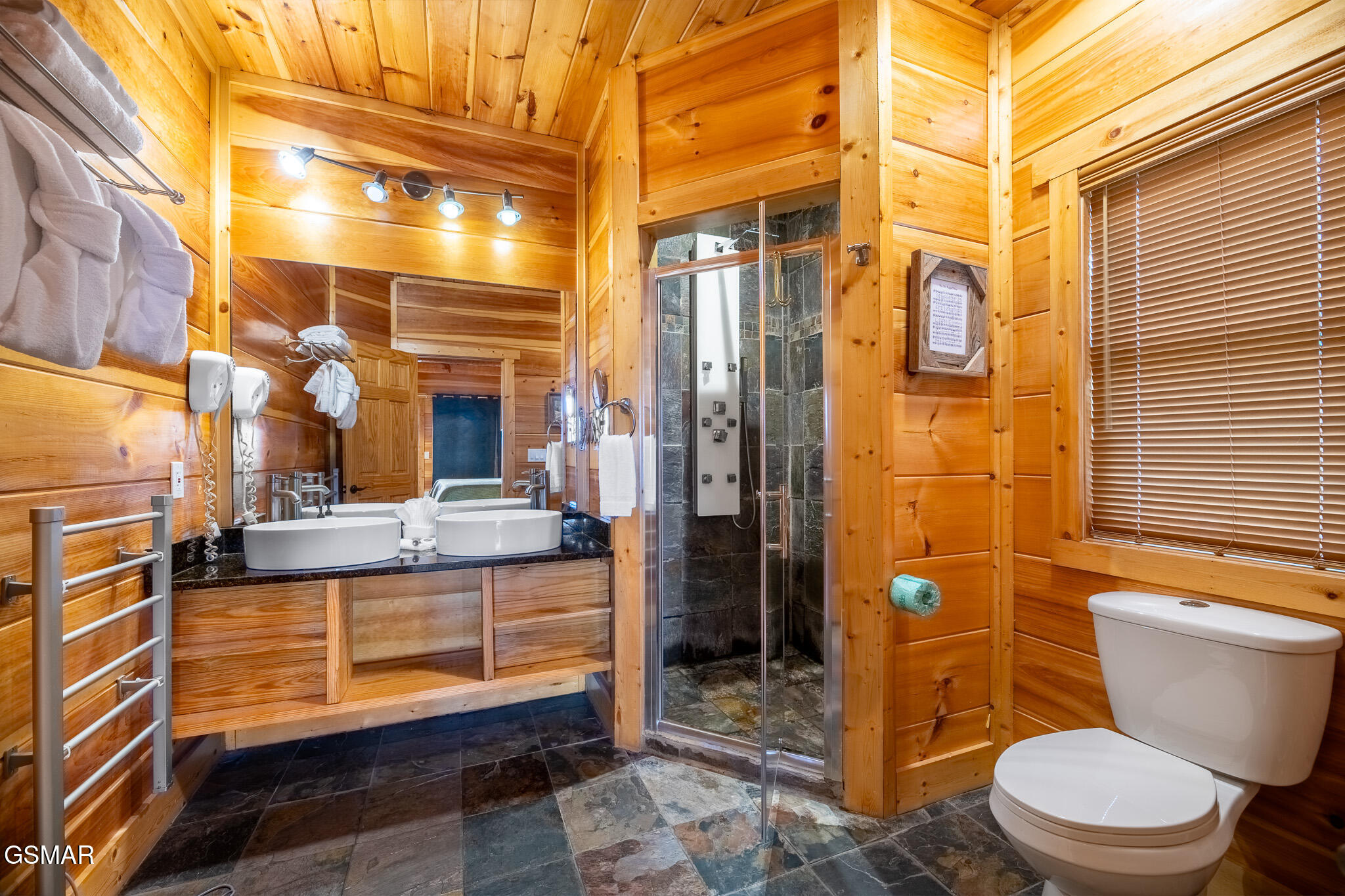 1253 Bear Cub Way Gatlinburg TN 37738