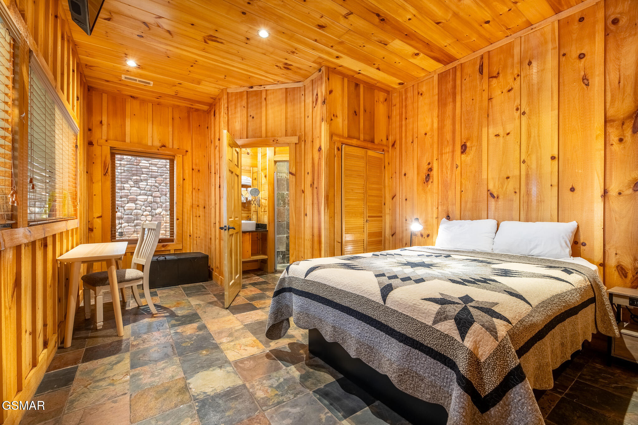 1253 Bear Cub Way Gatlinburg TN 37738