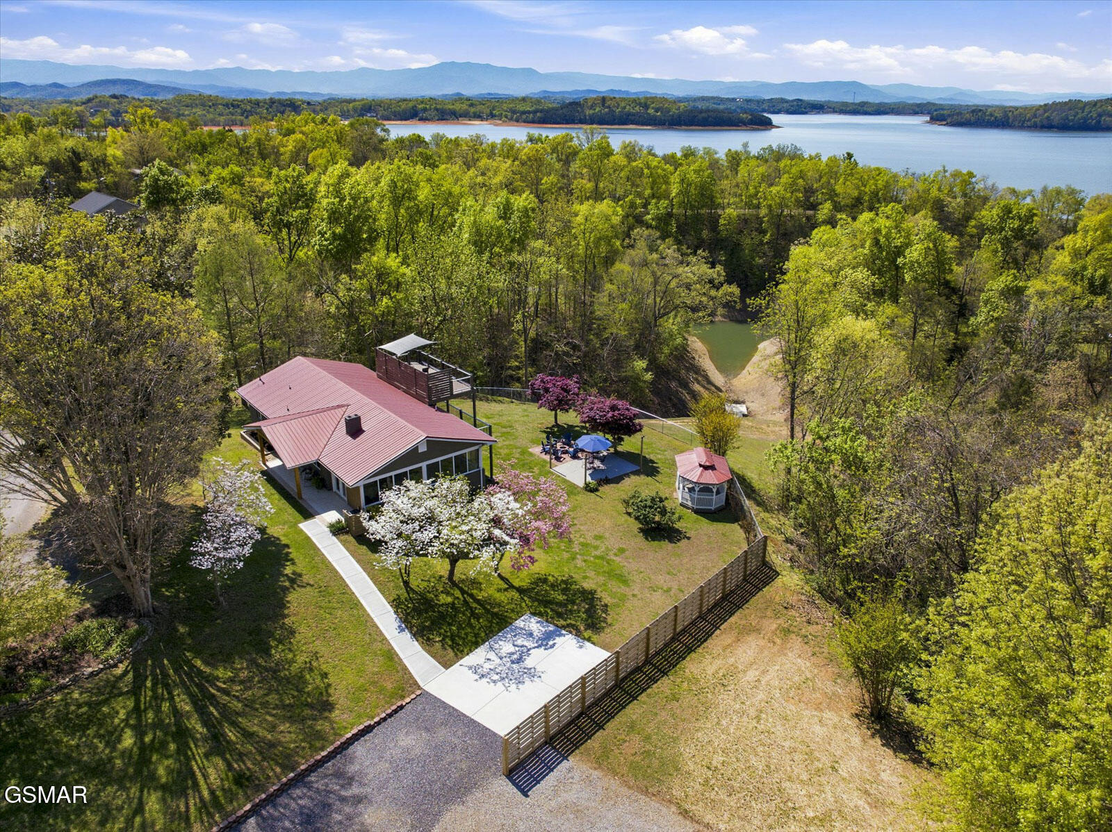 1845 Bouldercrest Drive Dandridge TN 37725