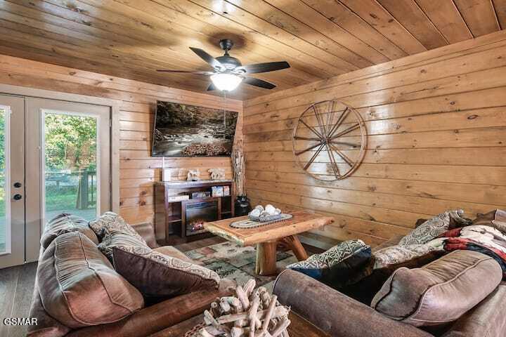 2012 Slippery Rock Circle Sevierville TN 37862