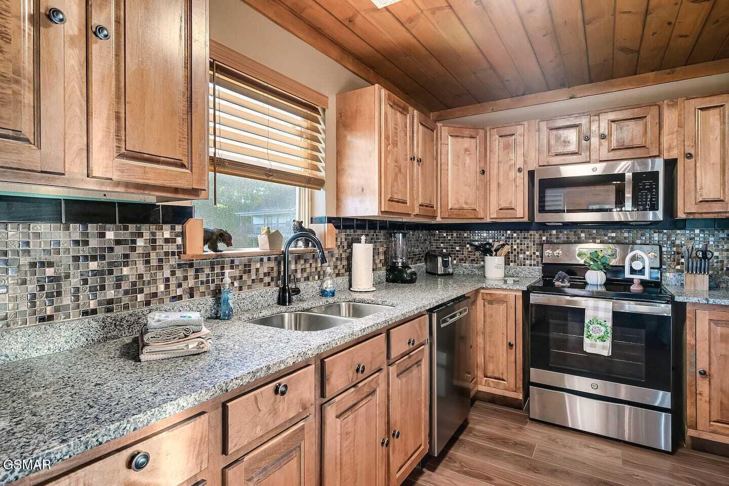 2012 Slippery Rock Circle Sevierville TN 37862