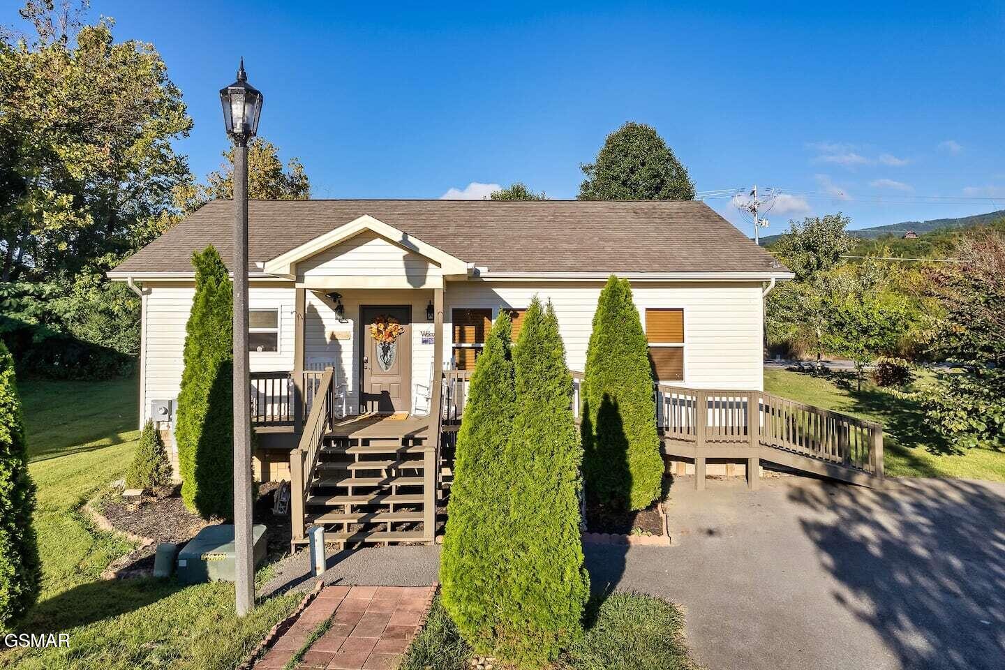 2012 Slippery Rock Circle Sevierville TN 37862