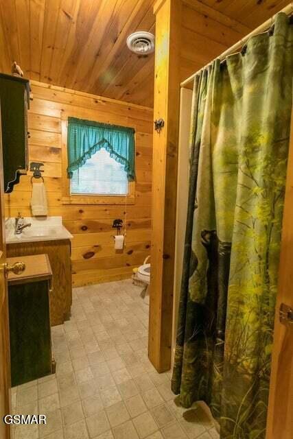 3390 Robeson Road Sevierville TN 37862