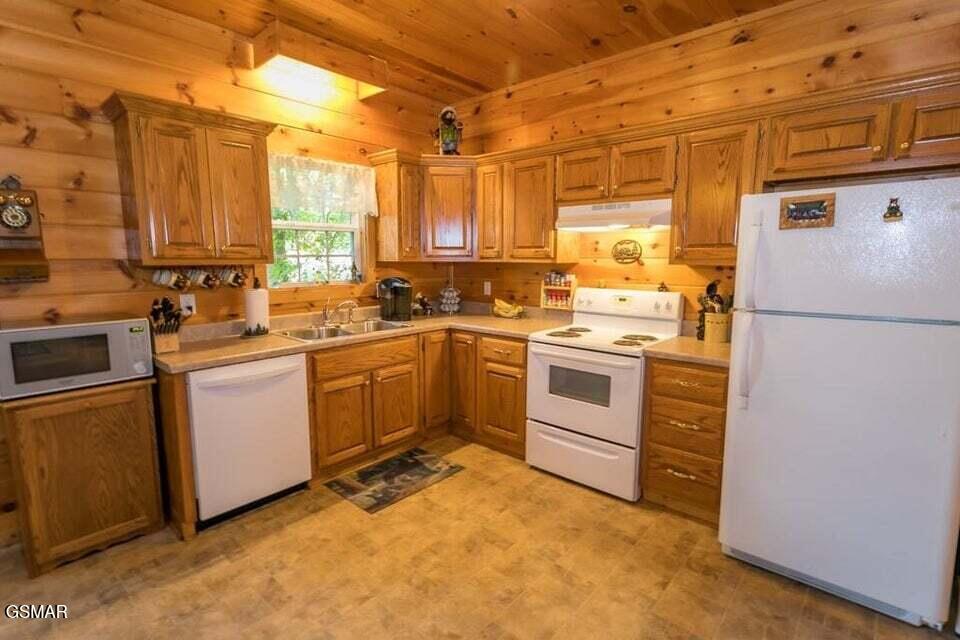 3390 Robeson Road Sevierville TN 37862