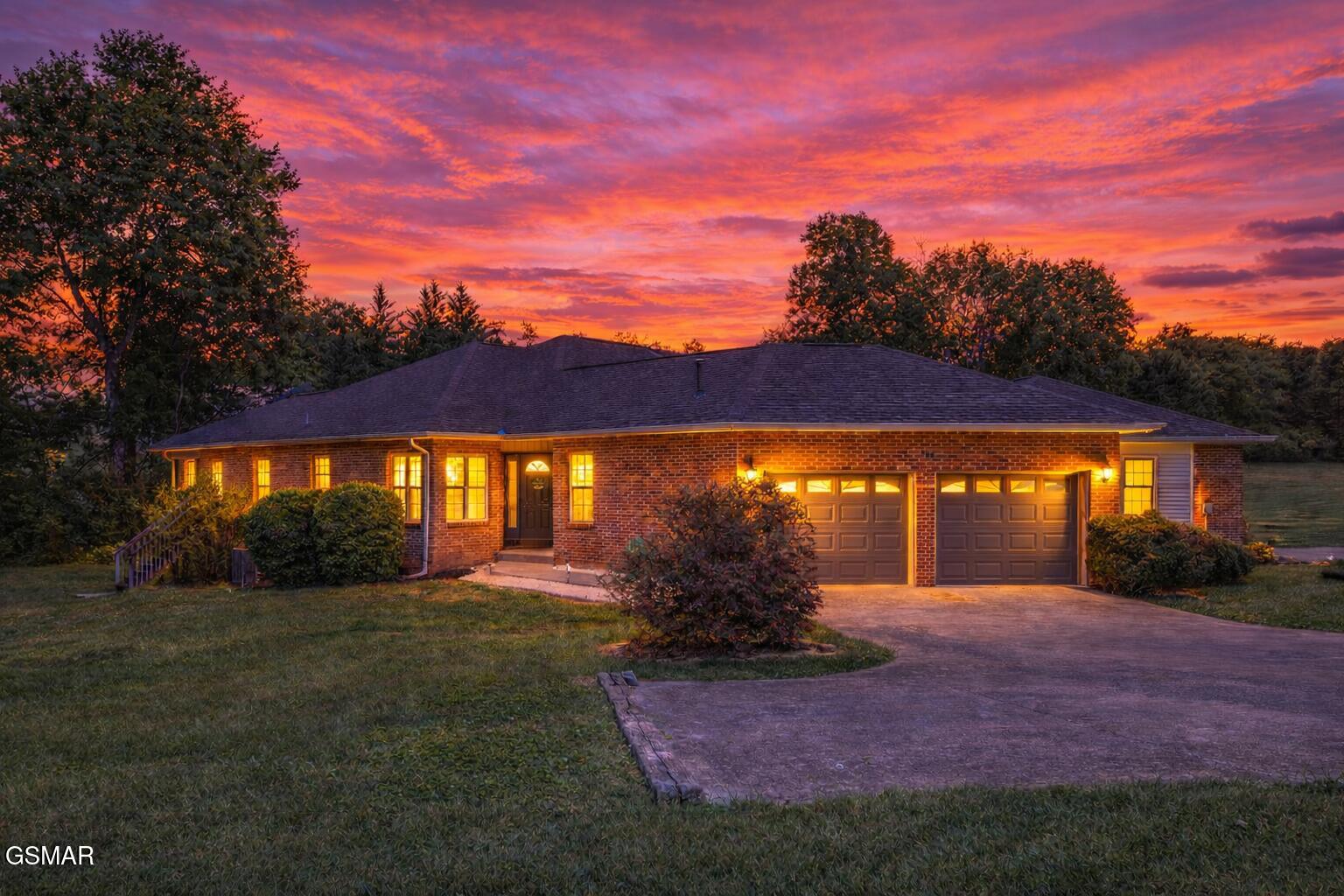 180 Hidden Oaks Lane Lenoir City TN 37772