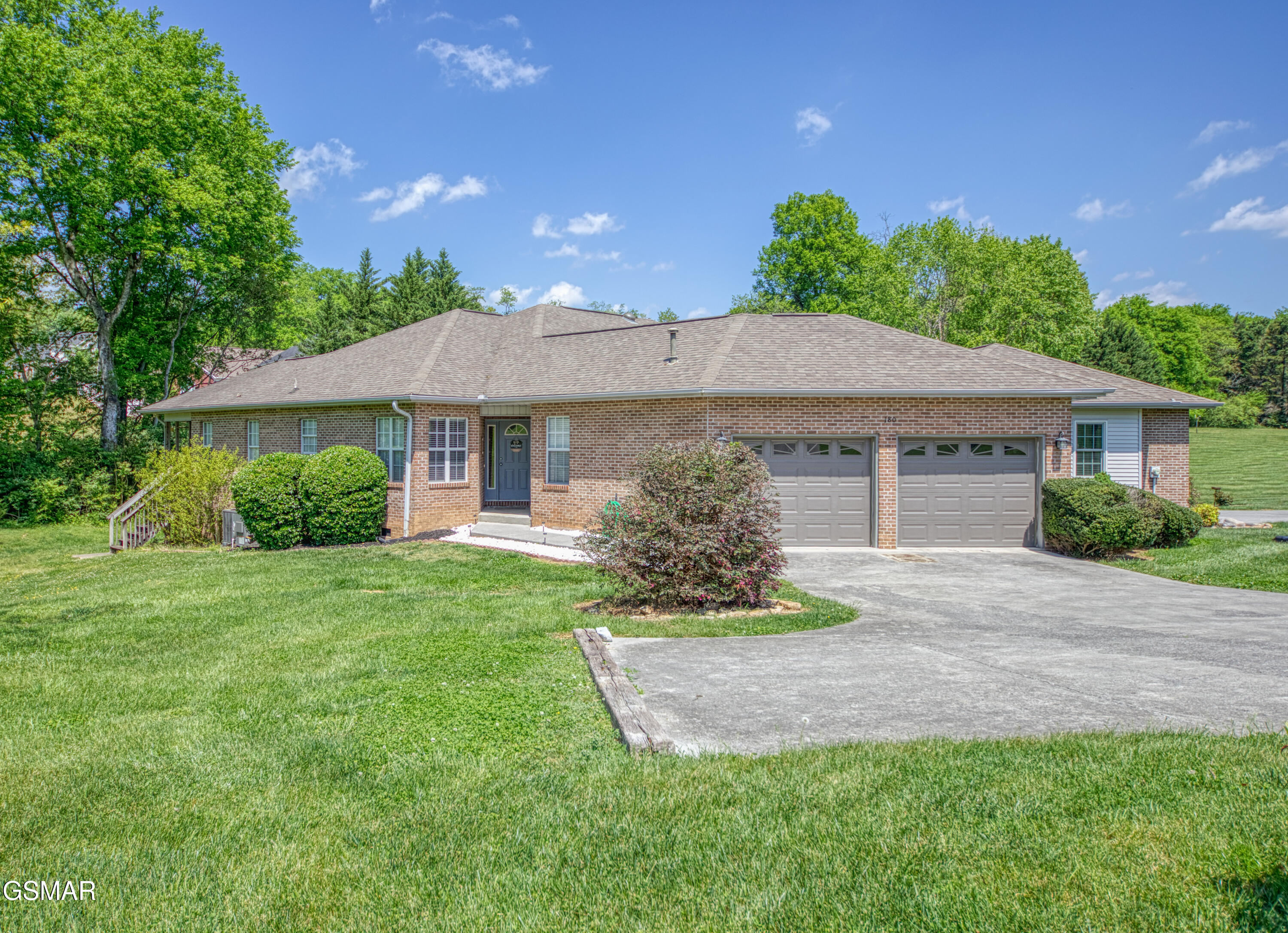 180 Hidden Oaks Lane Lenoir City TN 37772