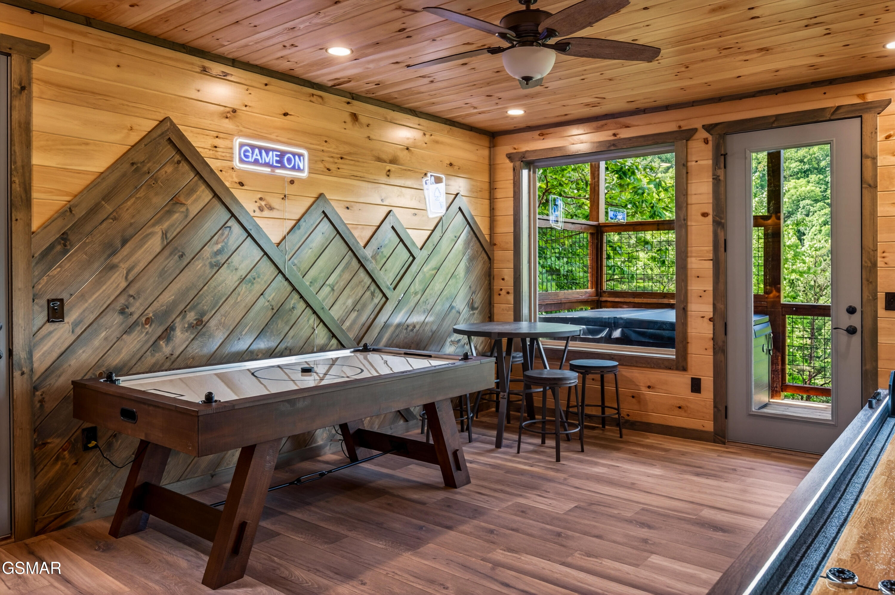 756 Ski View Lane Sevierville TN 37876