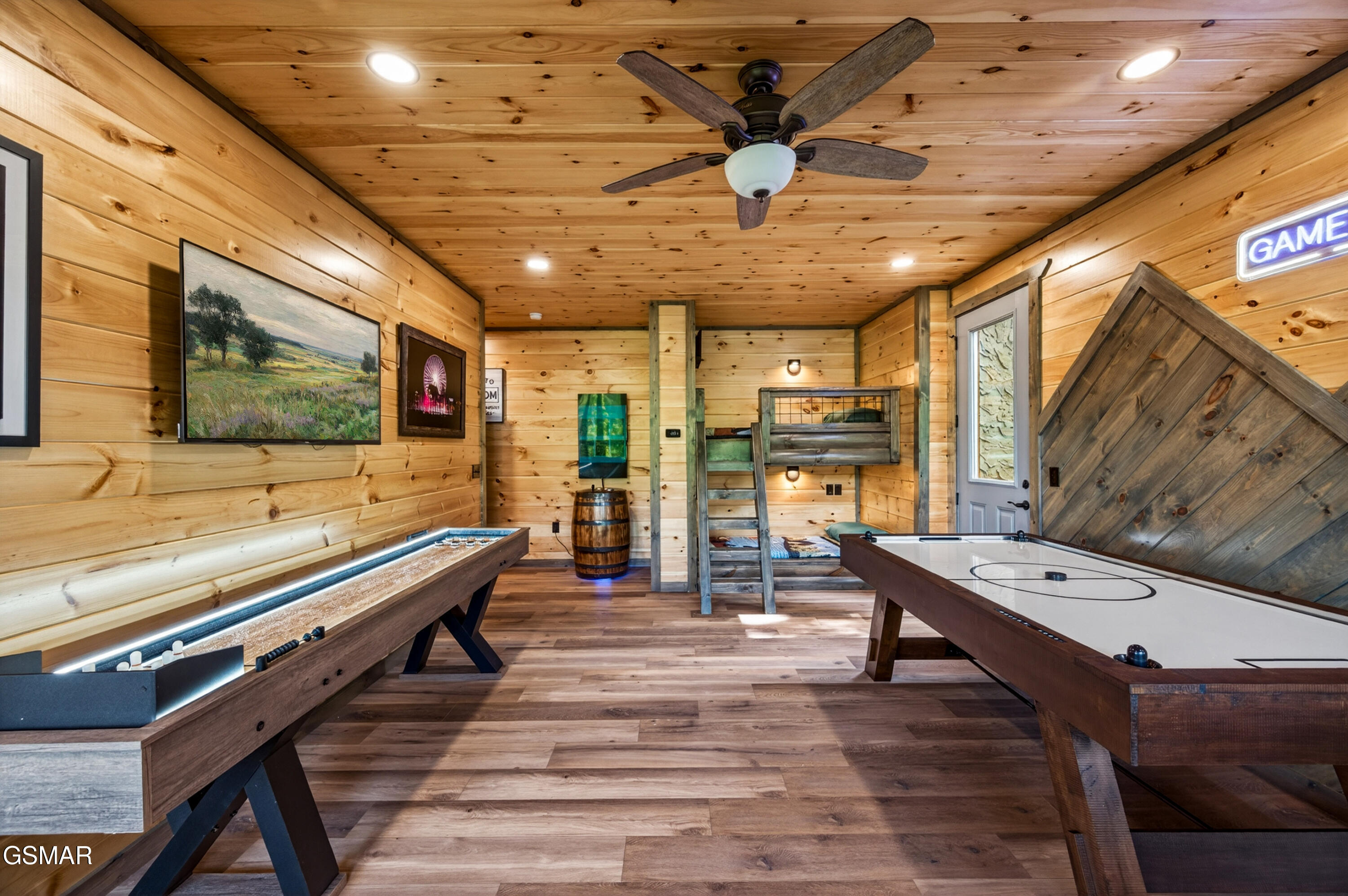 756 Ski View Lane Sevierville TN 37876