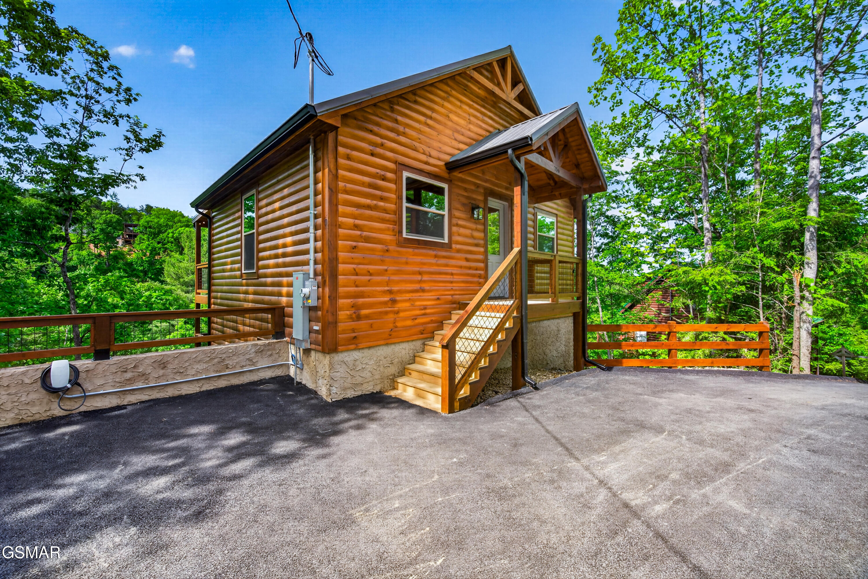 756 Ski View Lane Sevierville TN 37876