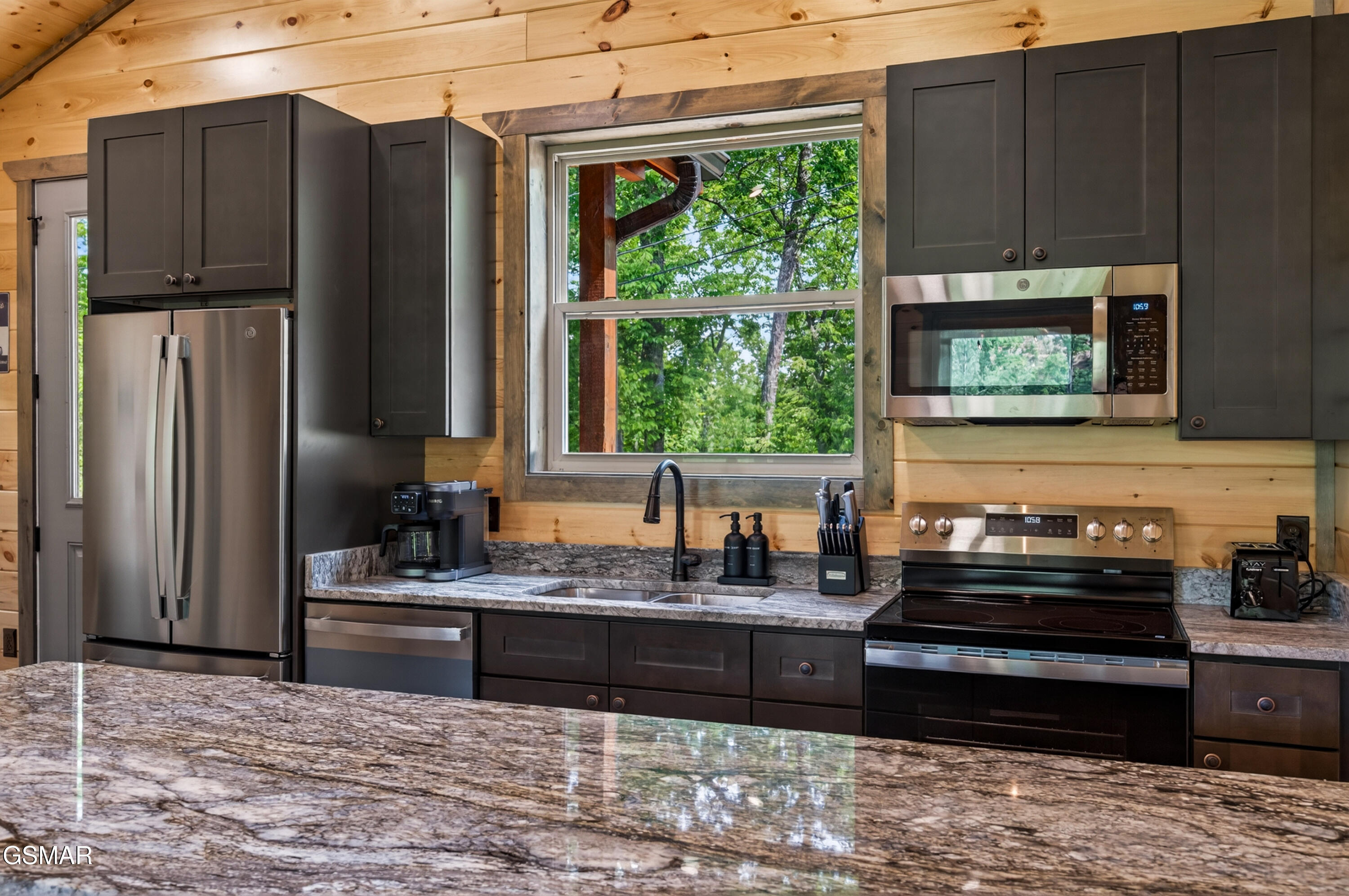 756 Ski View Lane Sevierville TN 37876