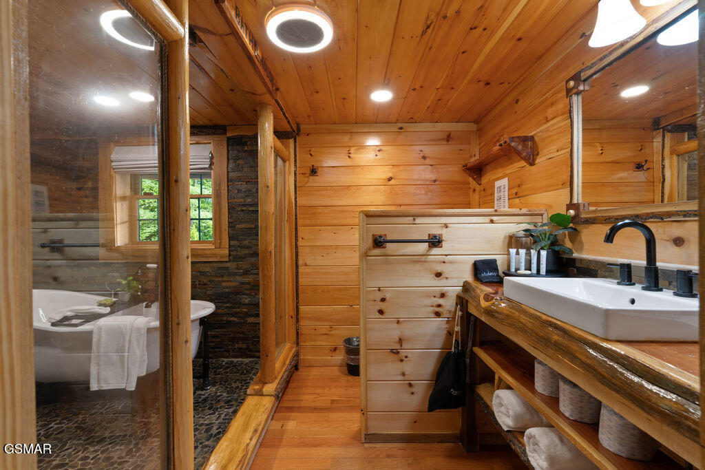 556 Thissa Way Gatlinburg TN 37738