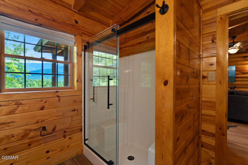 556 Thissa Way Gatlinburg TN 37738