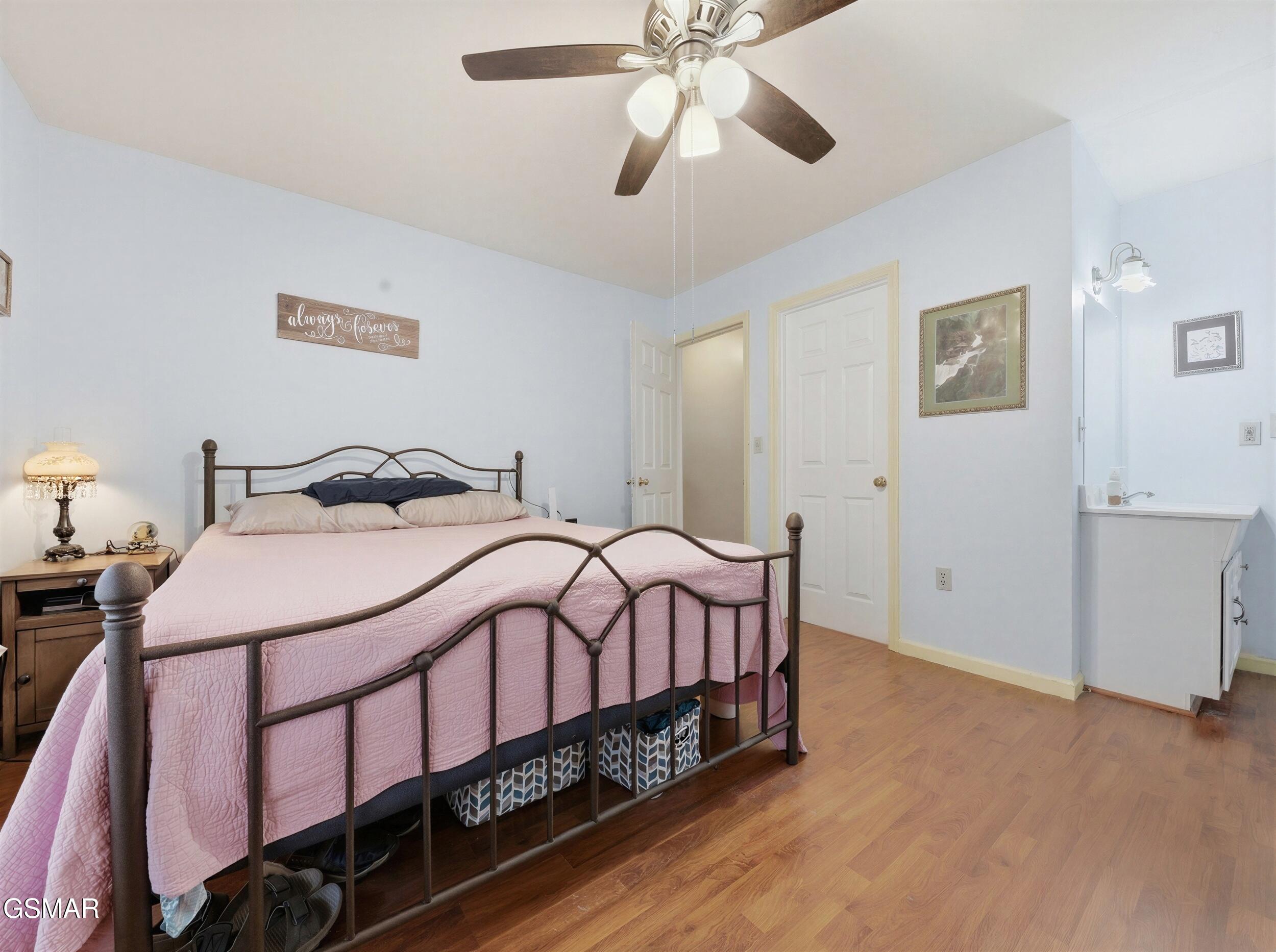 644 Monte Wood Circle Pigeon Forge TN 37863