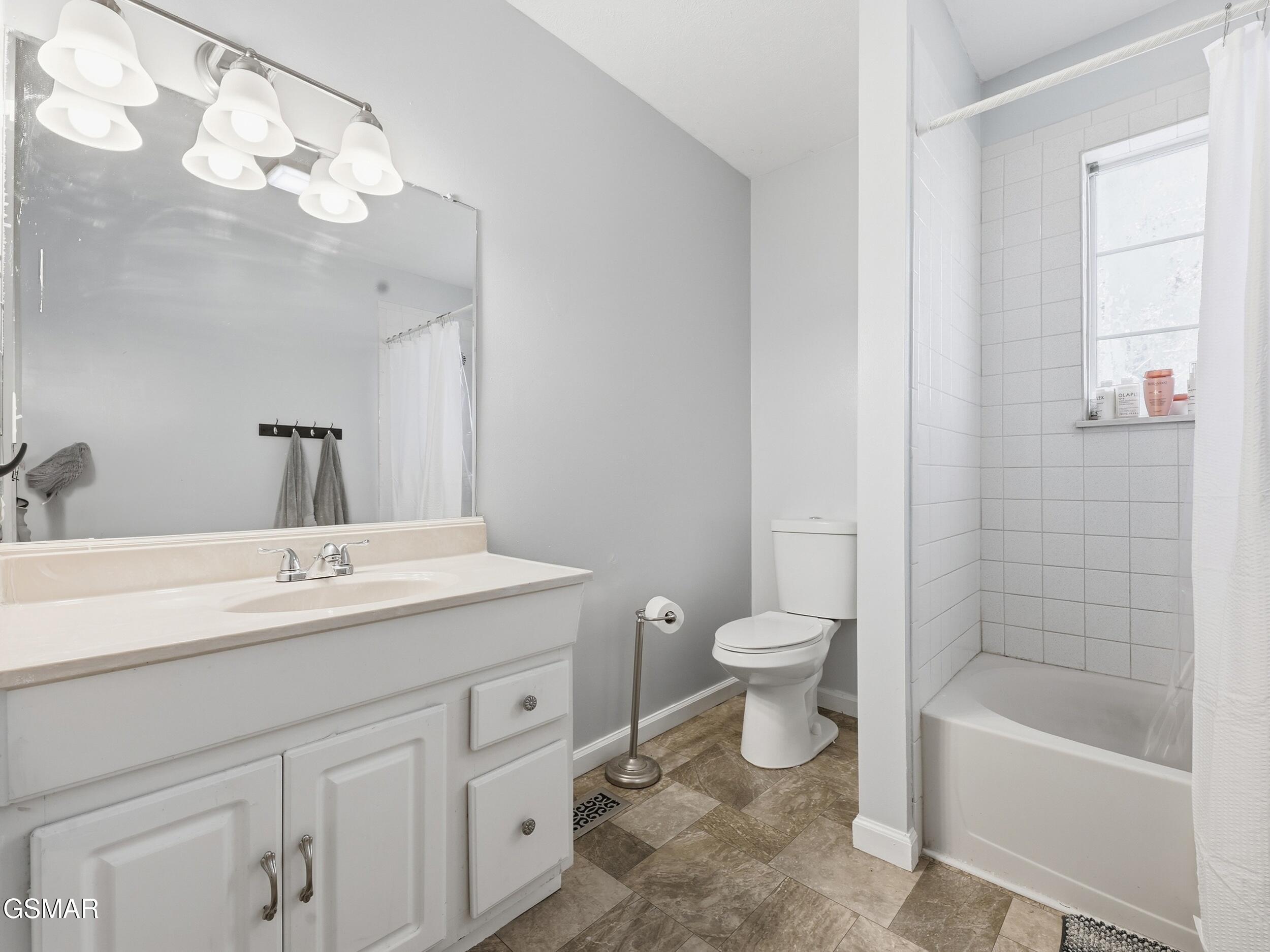 644 Monte Wood Circle Pigeon Forge TN 37863