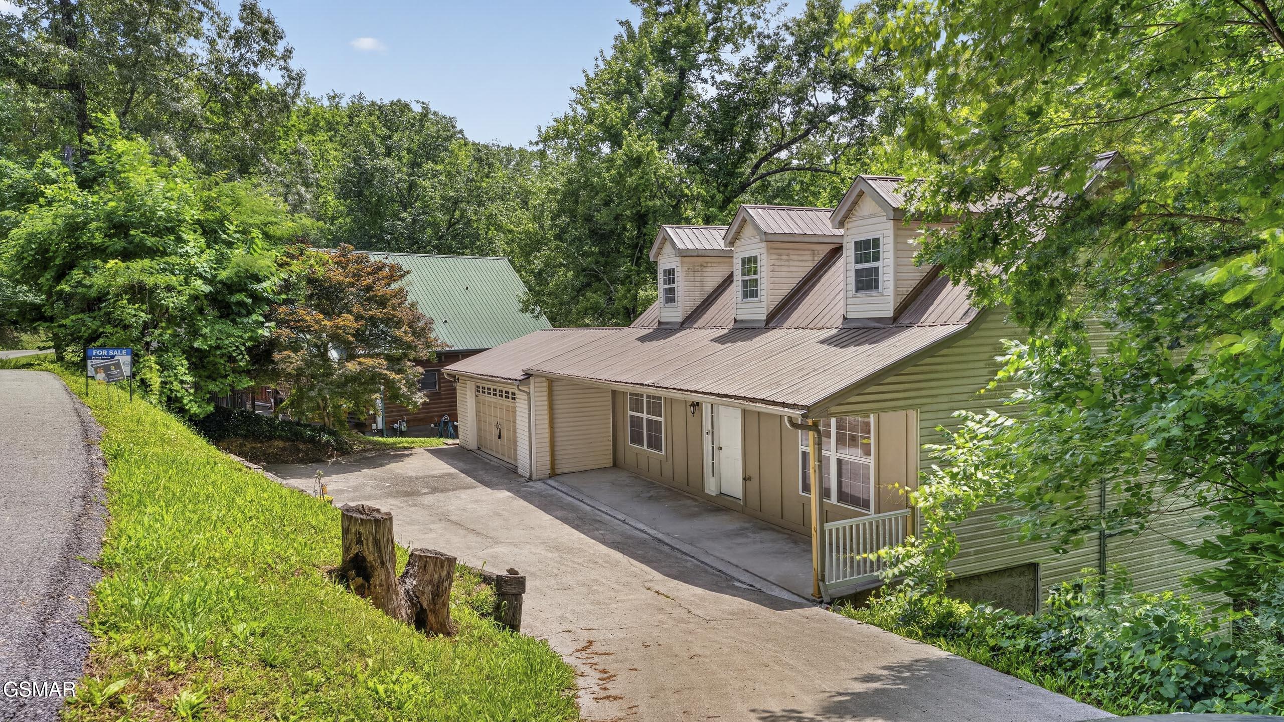 644 Monte Wood Circle Pigeon Forge TN 37863
