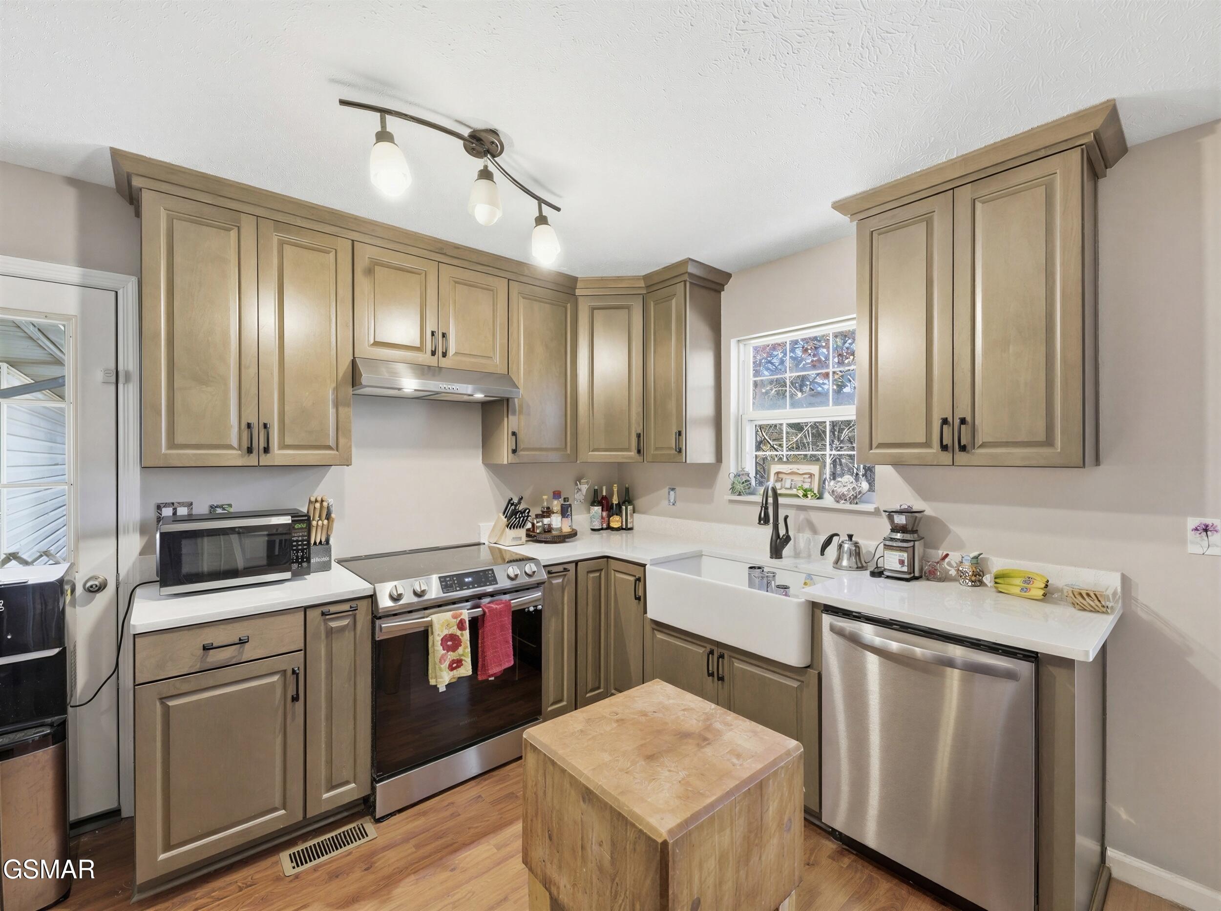 644 Monte Wood Circle Pigeon Forge TN 37863