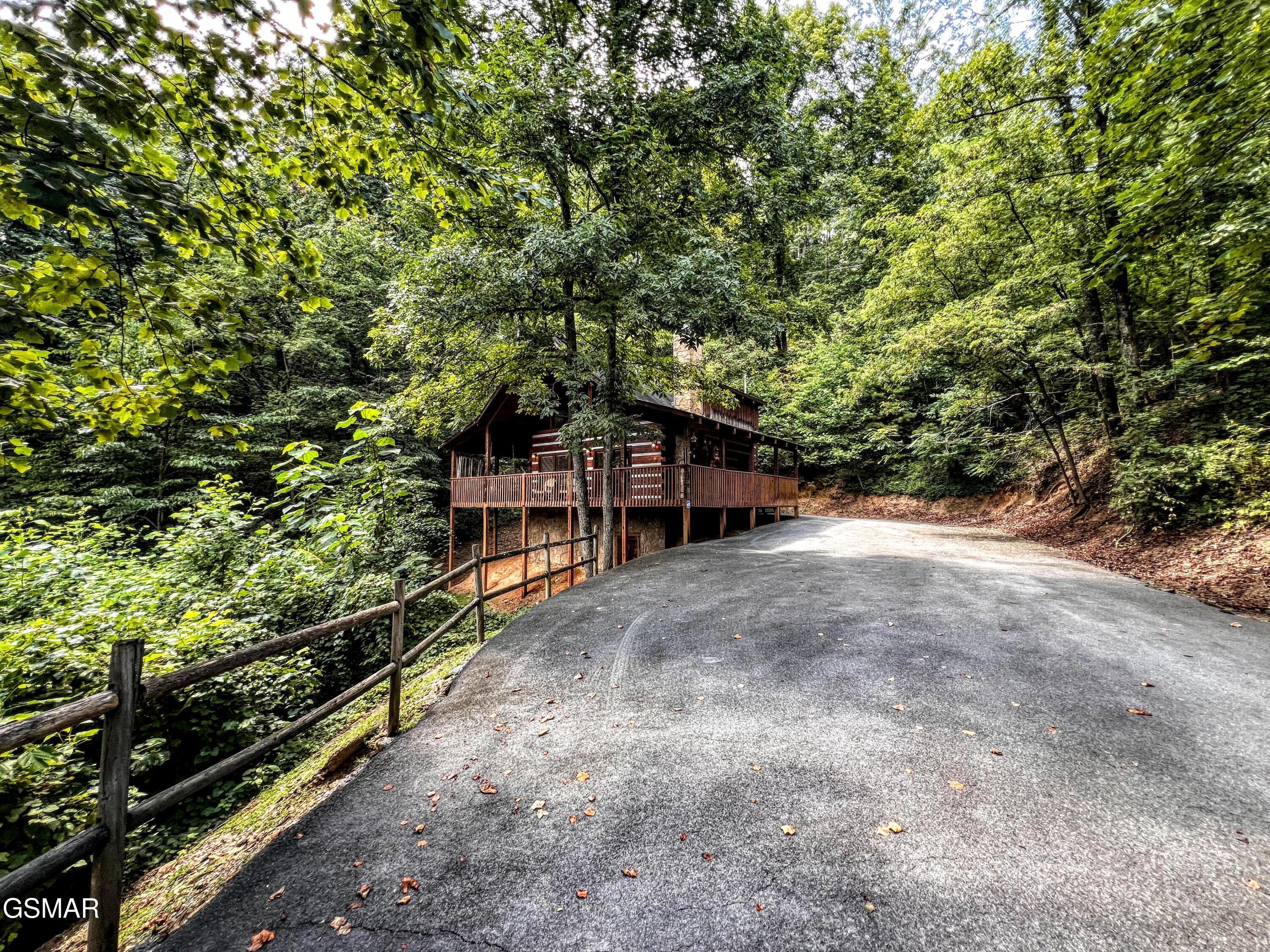 1625 Bluff Ridge Road Sevierville TN 37876