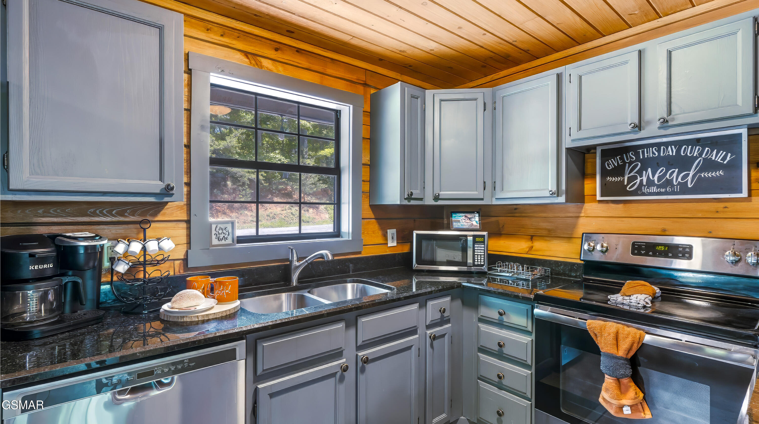 1727 Oakridge View Lane Sevierville TN 37876