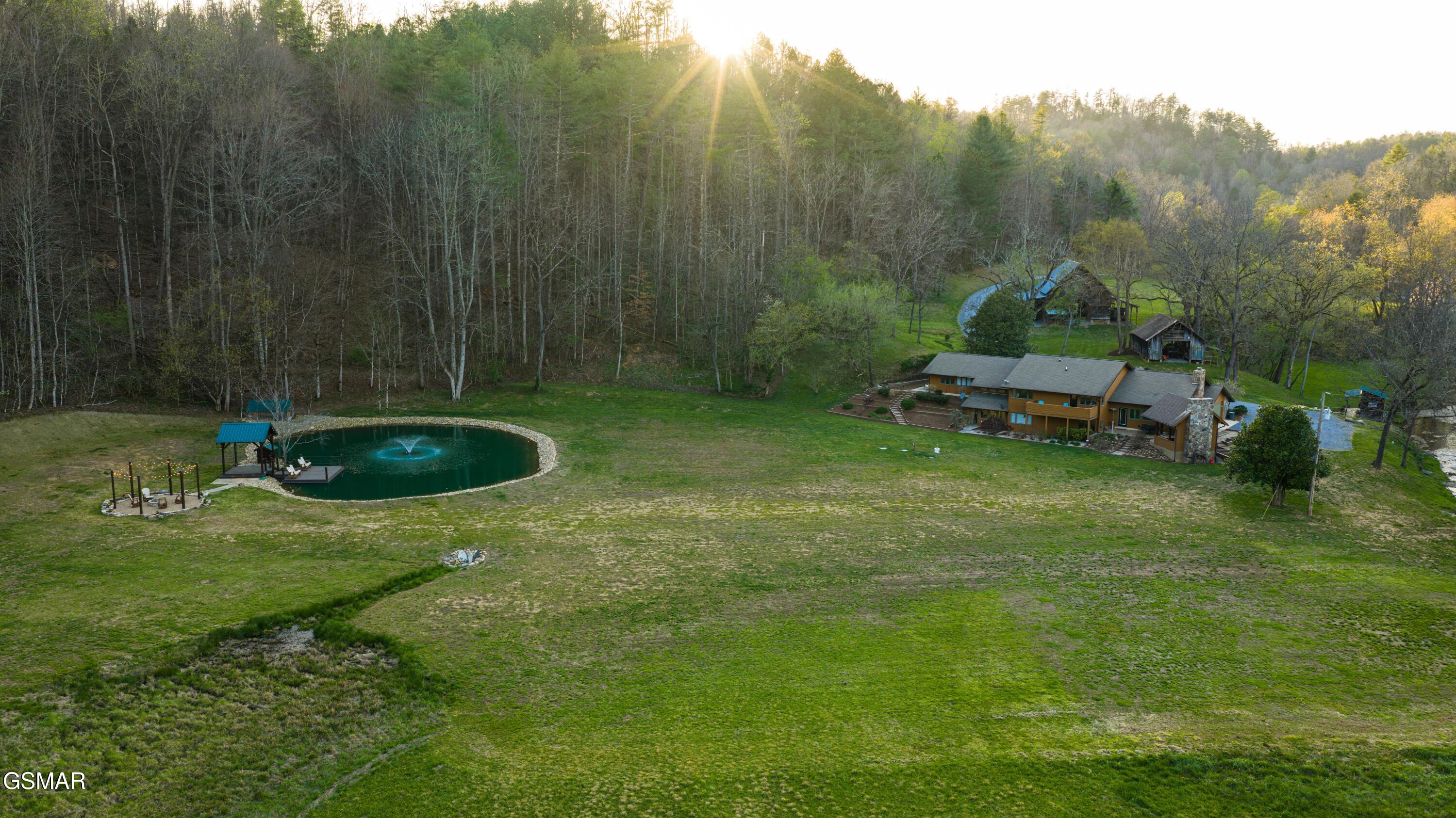 4242 Pearl Valley Road Sevierville TN 37876