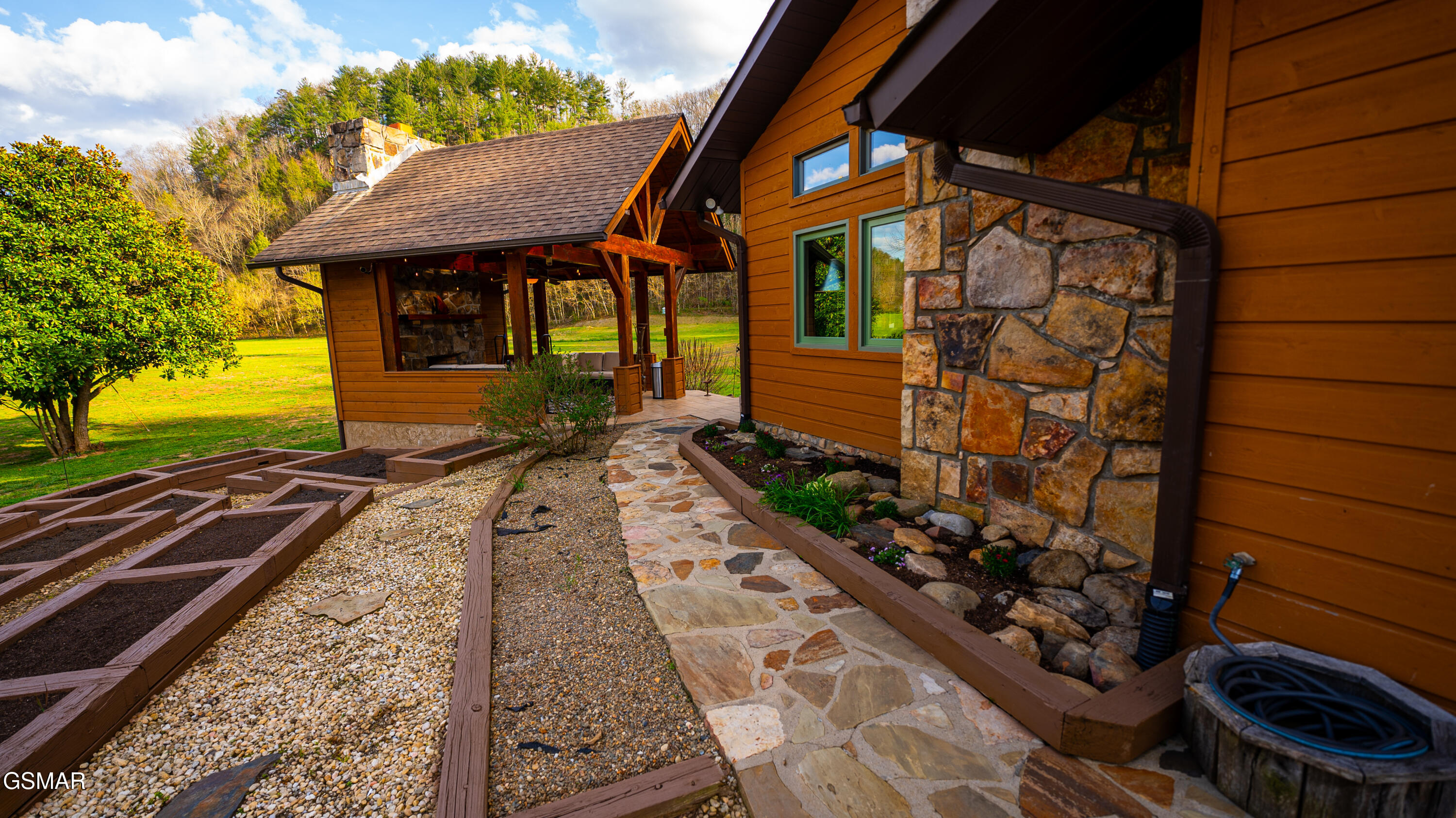 4242 Pearl Valley Road Sevierville TN 37876