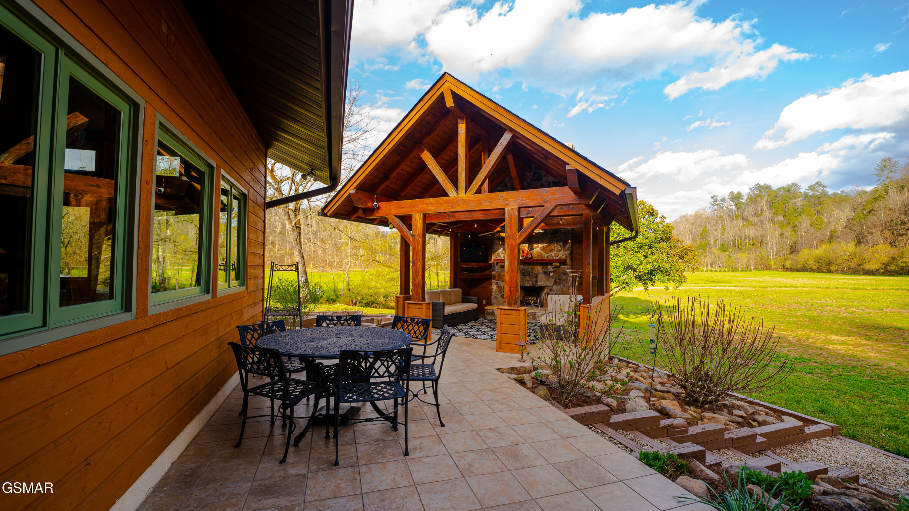 4242 Pearl Valley Road Sevierville TN 37876