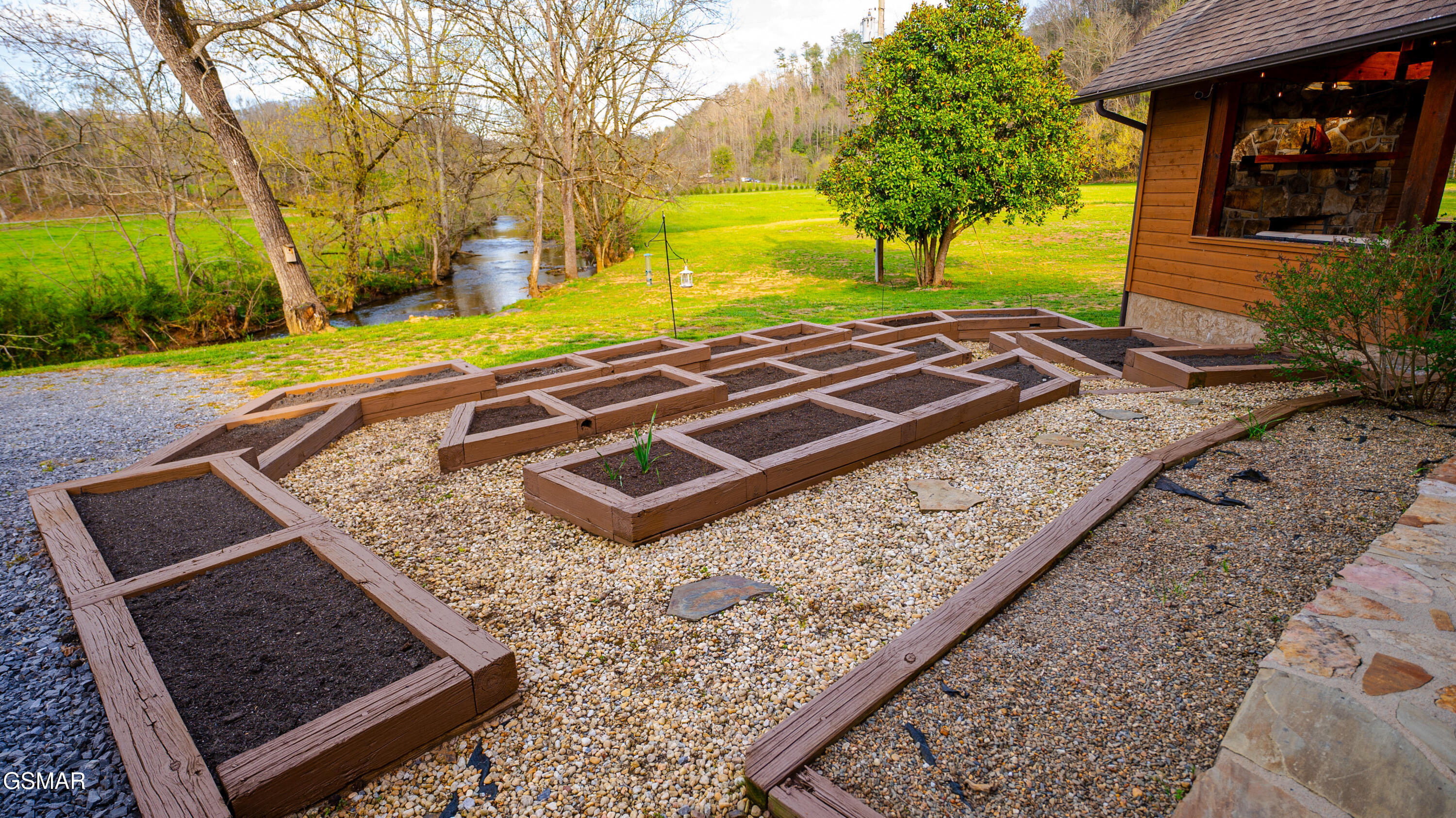 4242 Pearl Valley Road Sevierville TN 37876