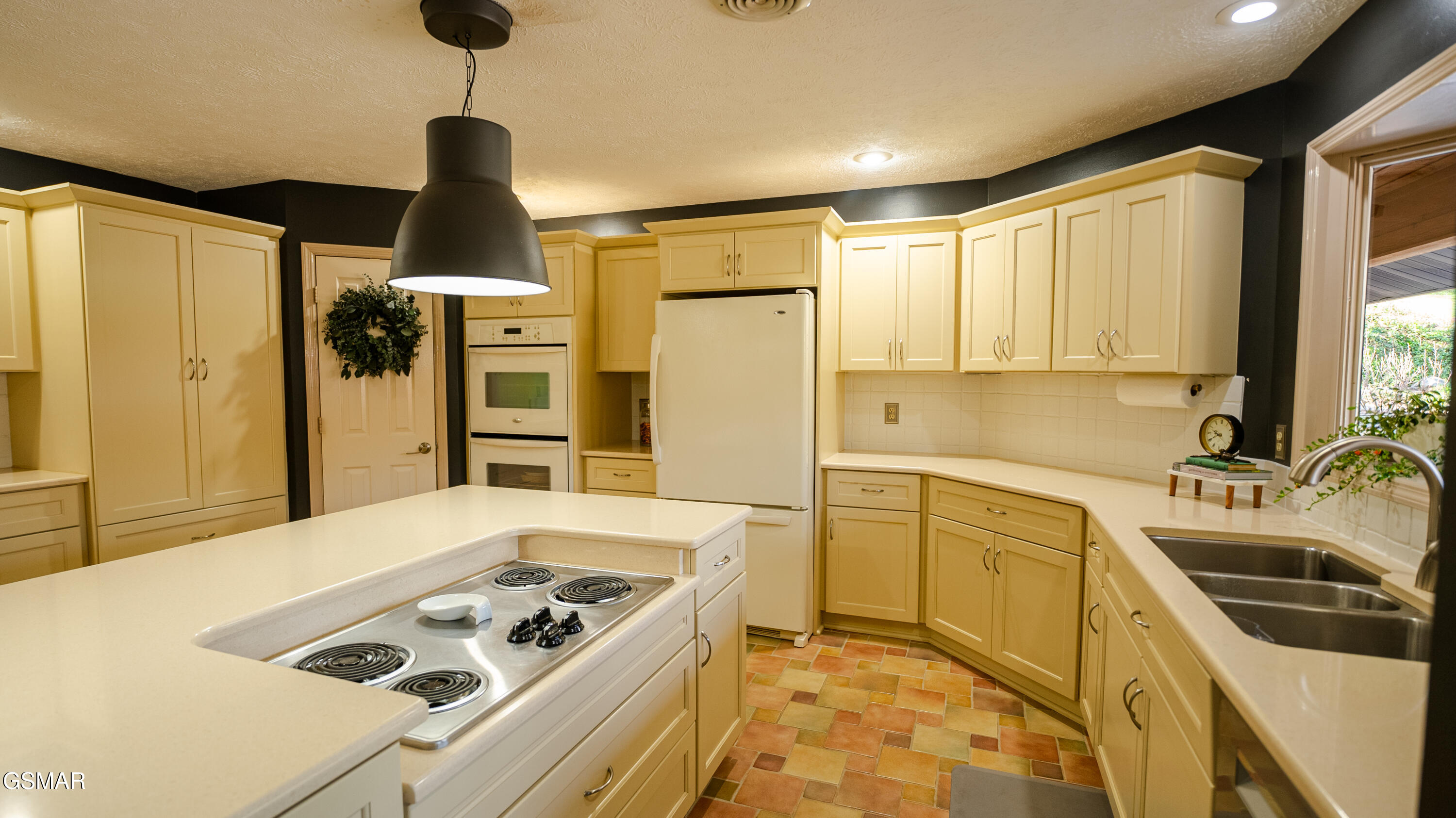4242 Pearl Valley Road Sevierville TN 37876