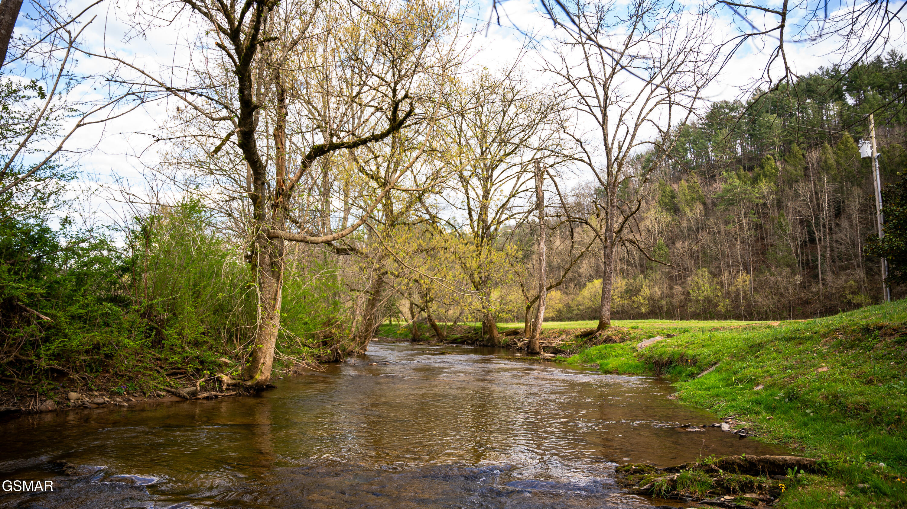 4242 Pearl Valley Road Sevierville TN 37876