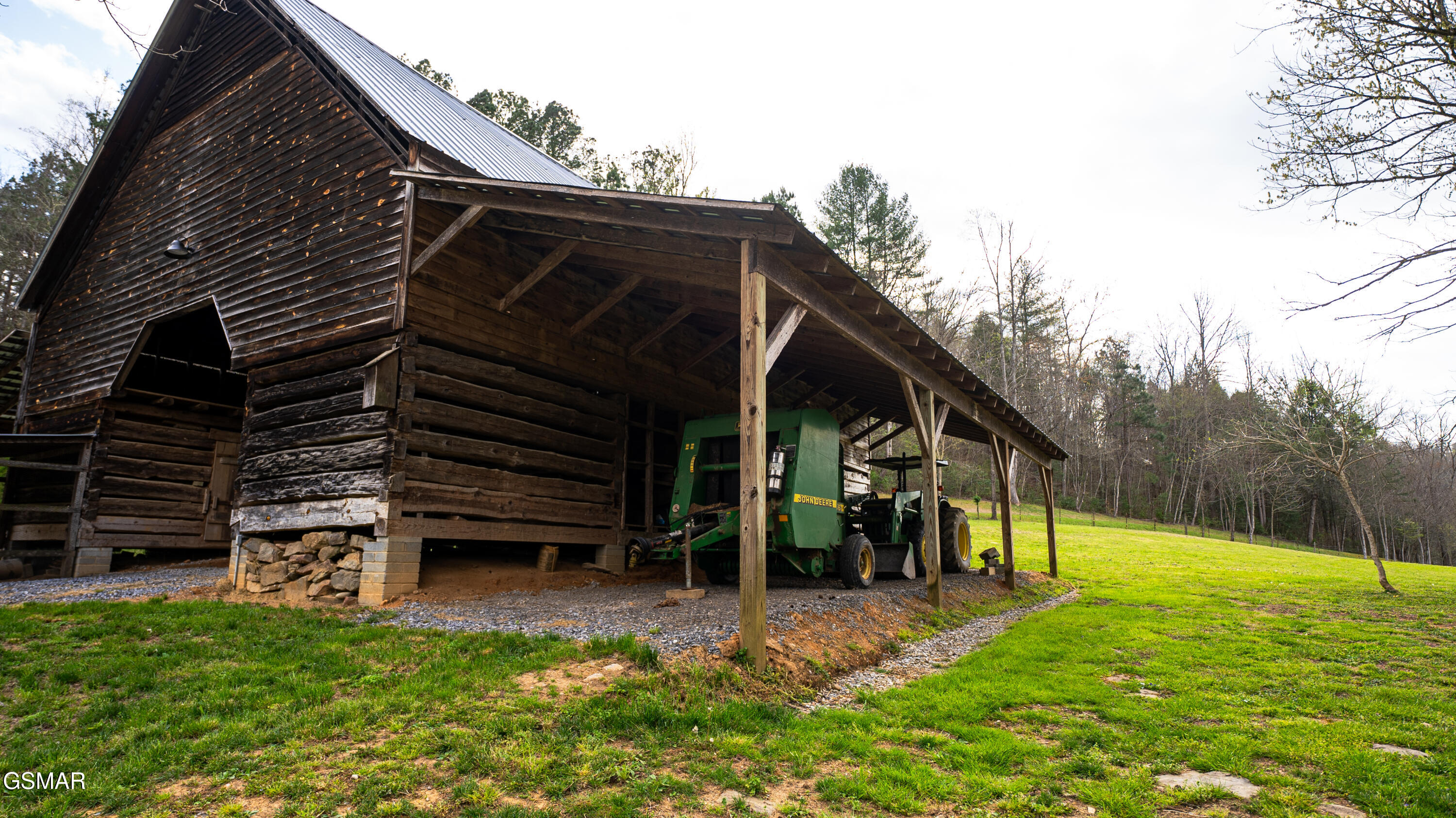 4242 Pearl Valley Road Sevierville TN 37876