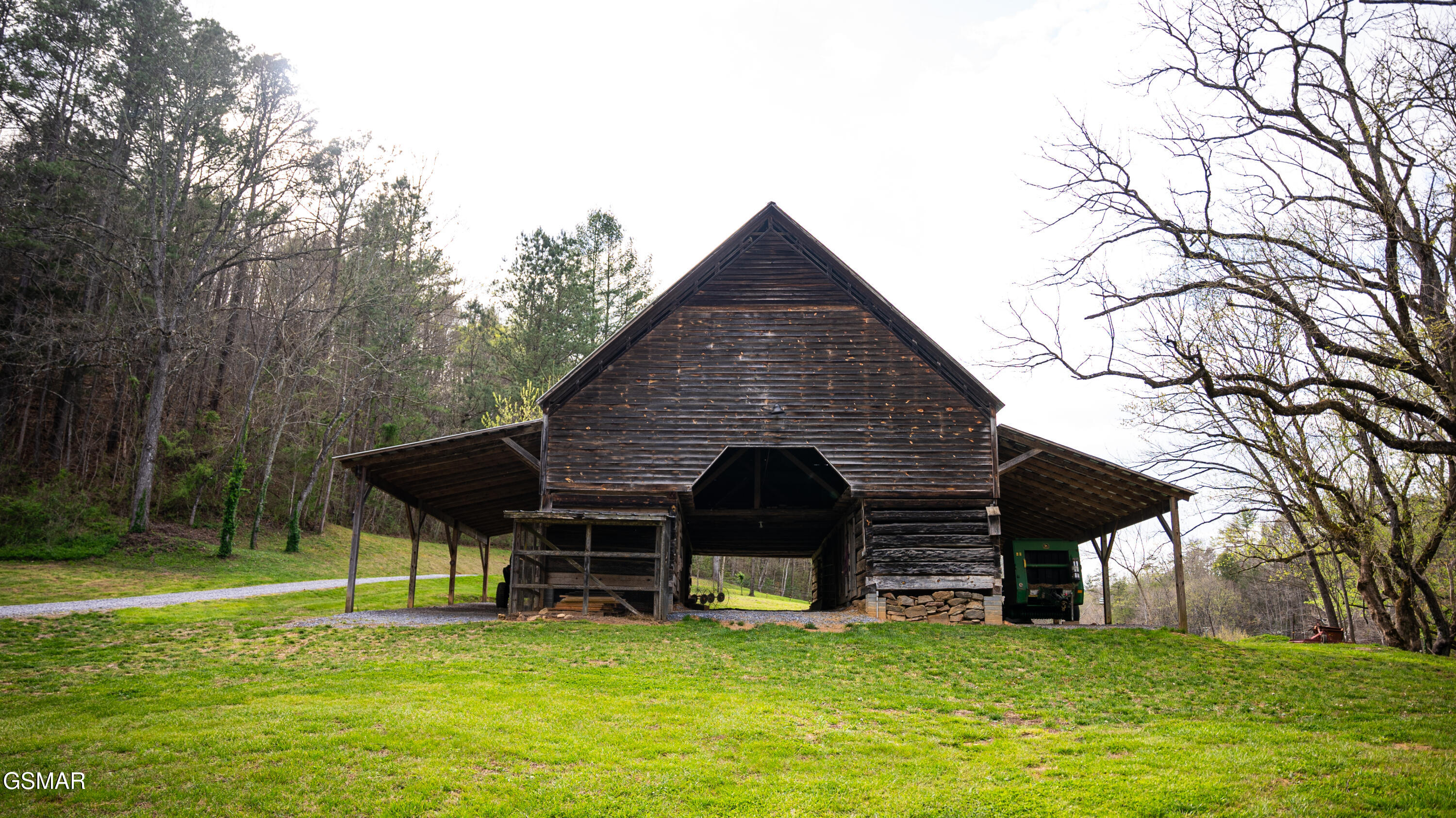 4242 Pearl Valley Road Sevierville TN 37876